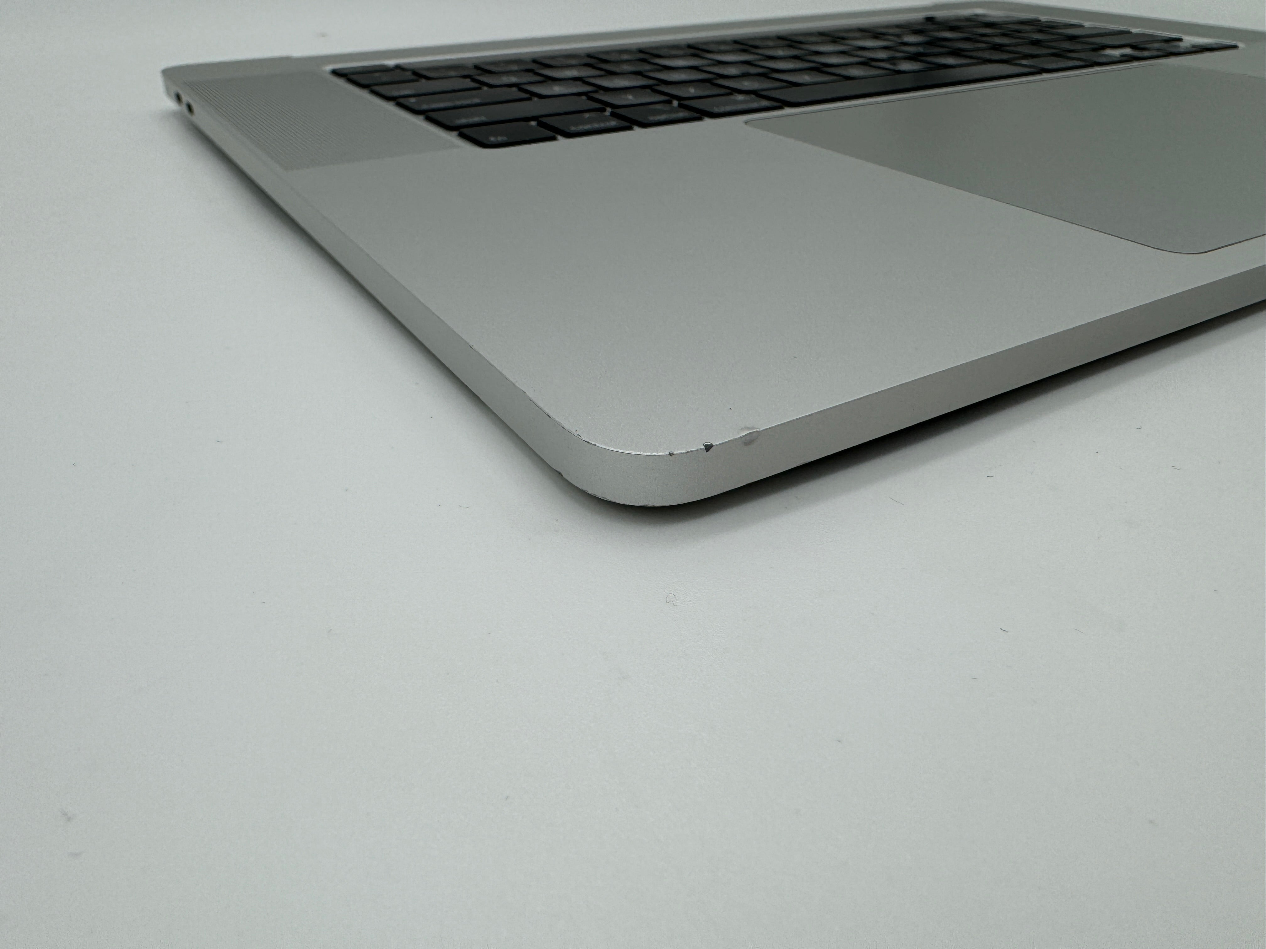 MacBook Pro 16" 2019 A2141 Silber Akku Topcase Tastatur QWERTZ #T635