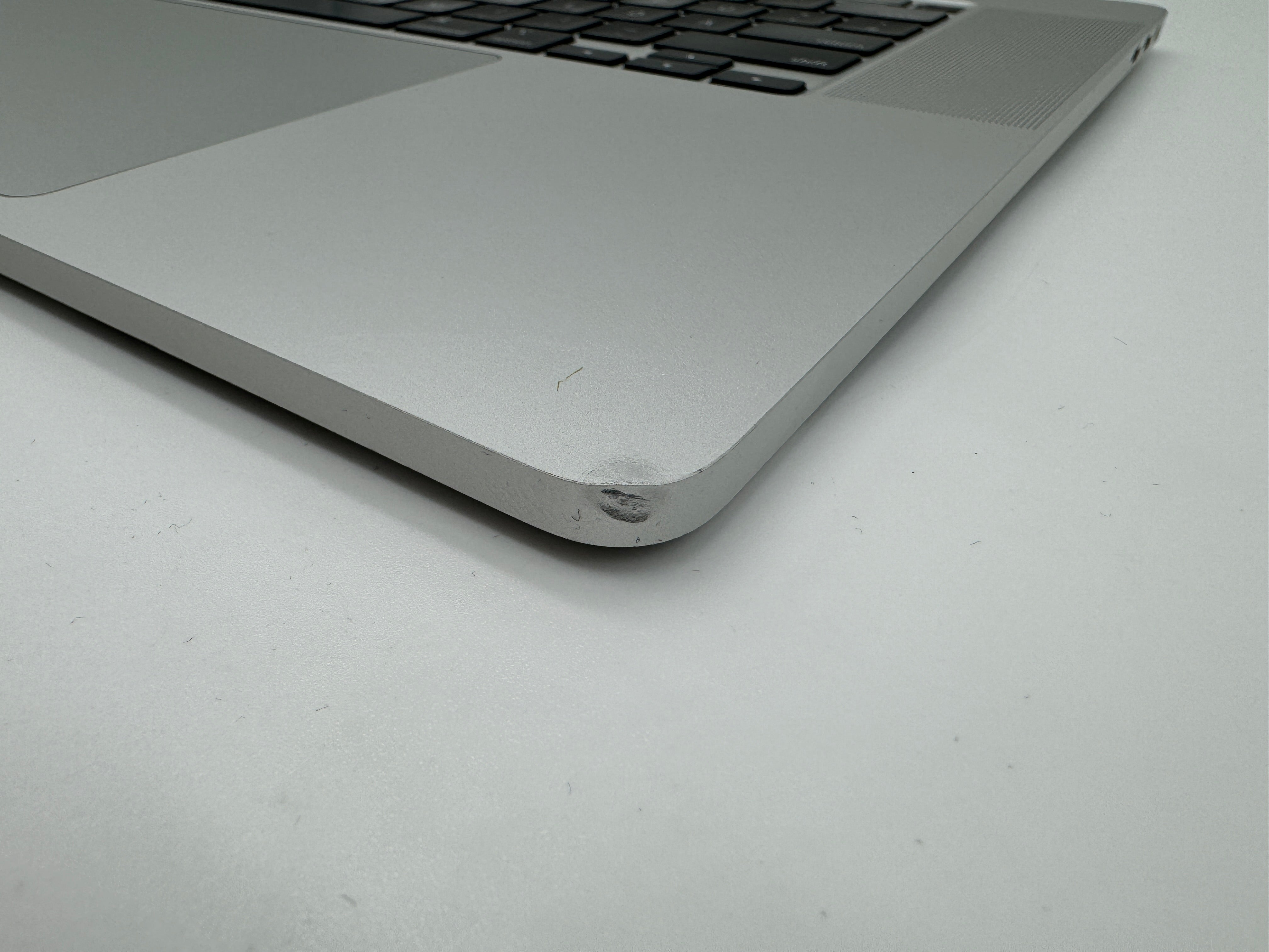 MacBook Pro 16" 2019 A2141 Silber Akku Topcase Tastatur QWERTZ #T635