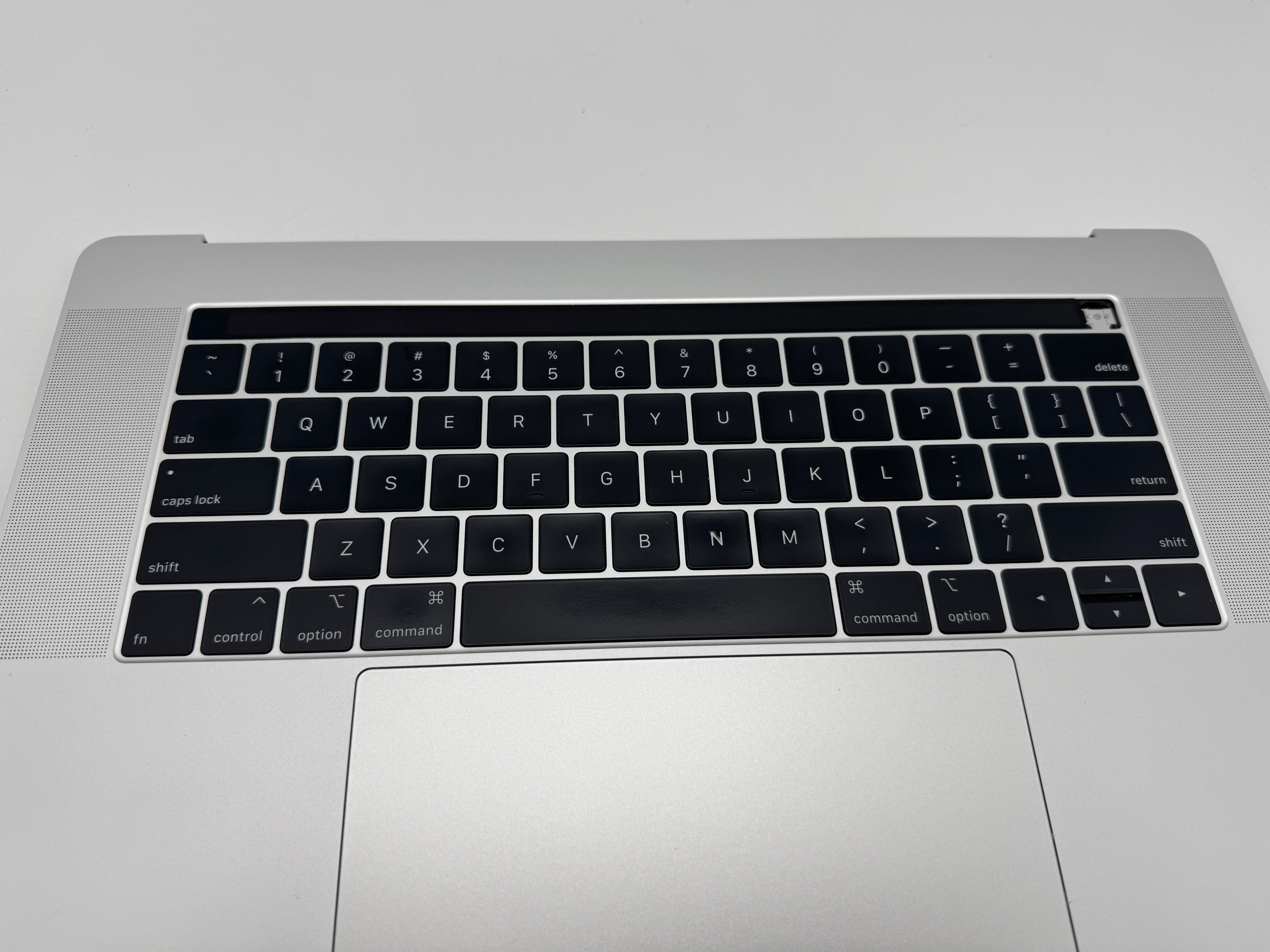 Macbook Pro 15" 2018 2019 A1990 Topcase Trackpad Tastatur Silber #T640