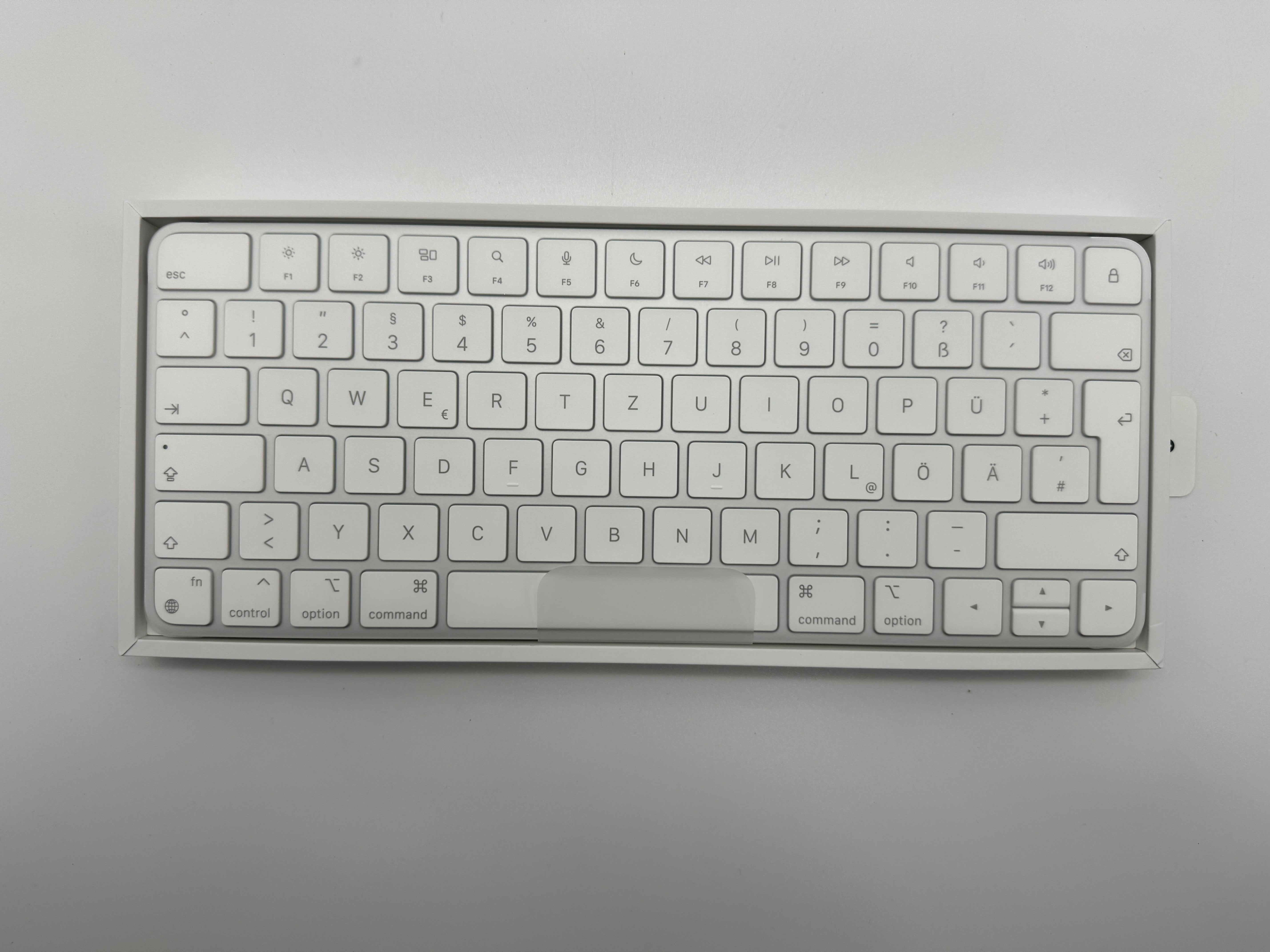 Apple Magic Keyboard  (QWERTZ) 2021 / 2022 silber weiß wireless