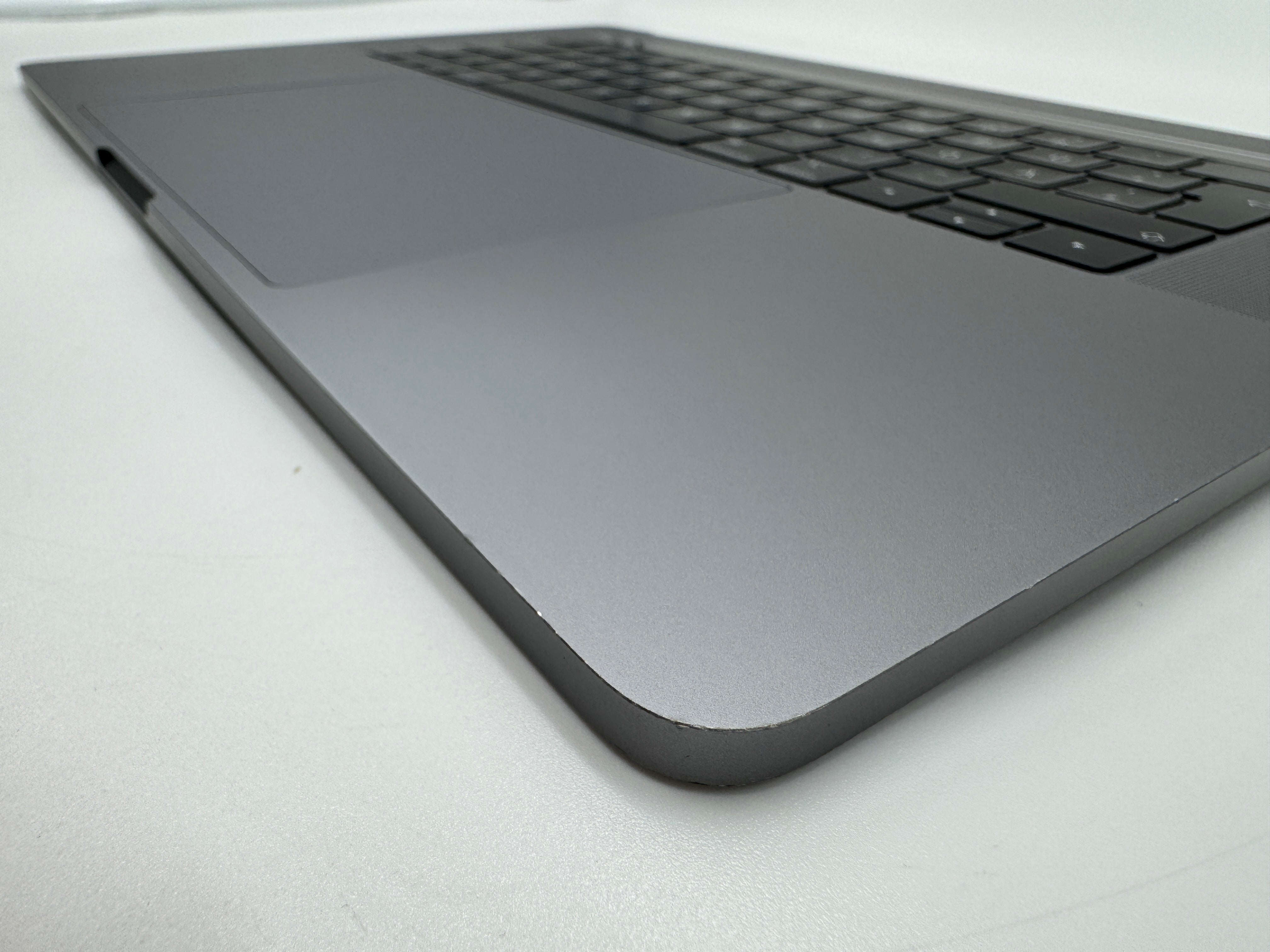 Macbook Pro 15" 2018 2019 A1990 QWERTZ Topcase Trackpad Tastatur Grau #T651