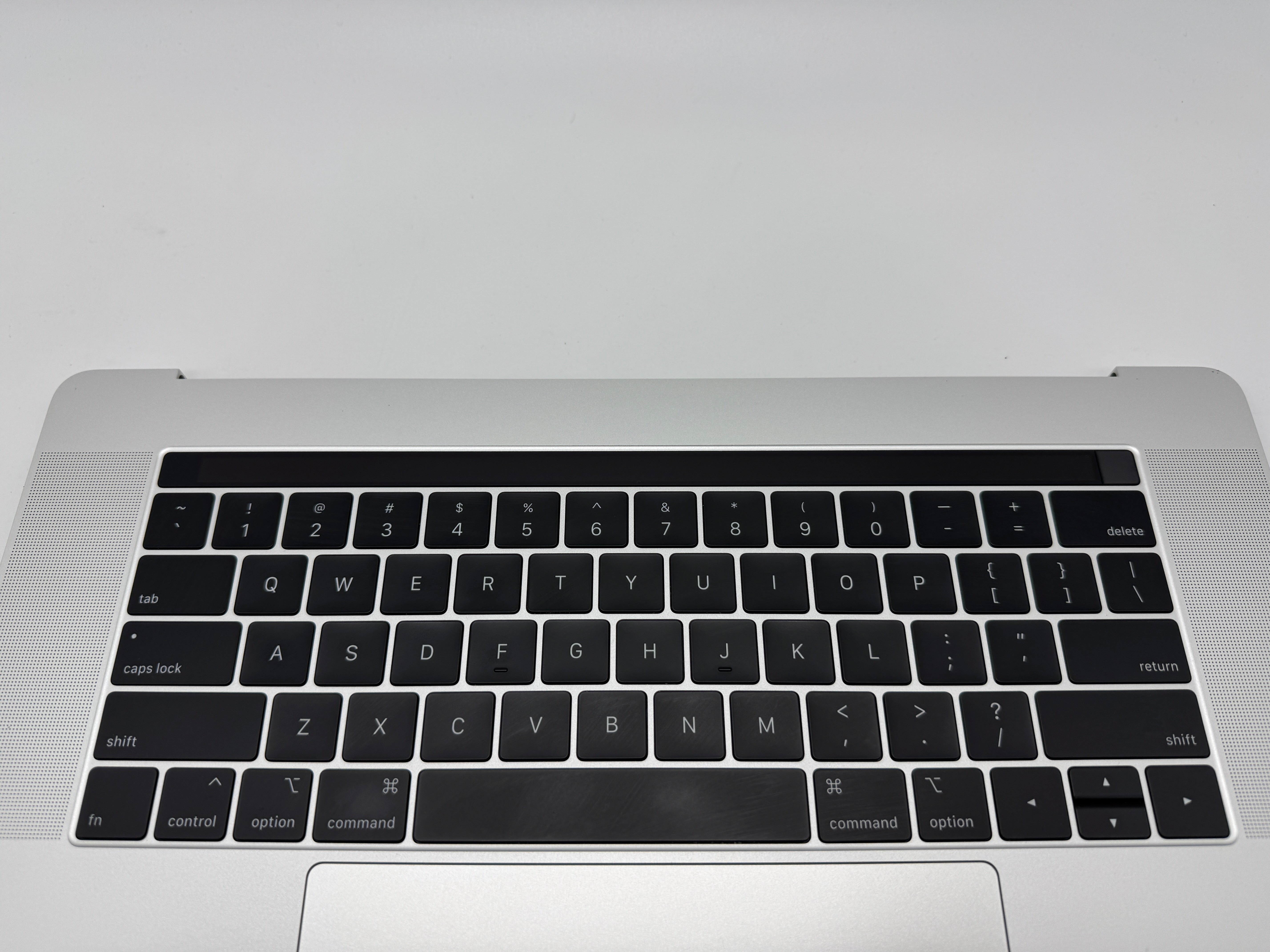 Macbook Pro 15" 2018 2019 A1990 Topcase Trackpad Tastatur Silber #T653