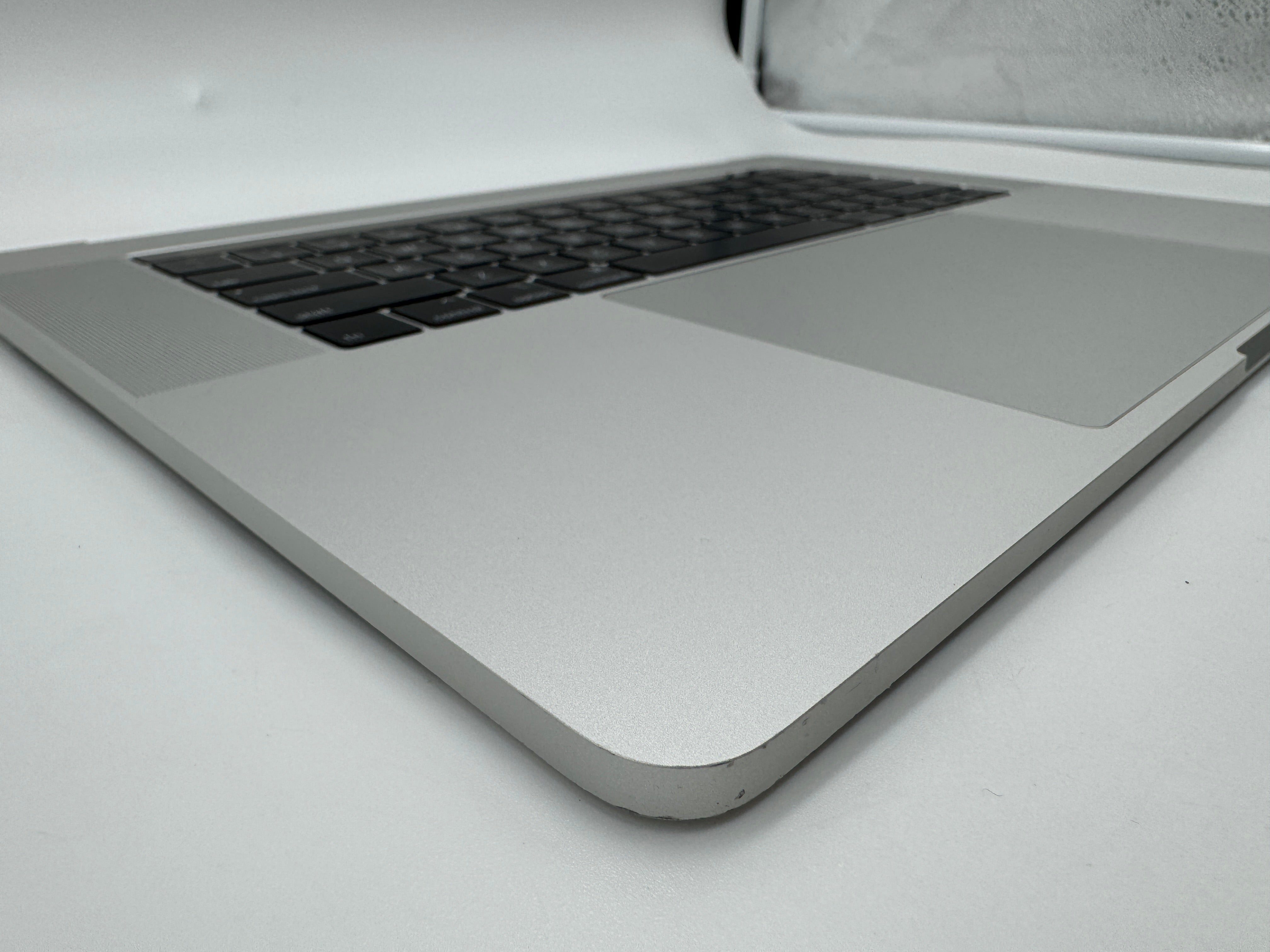 Macbook Pro 15" 2018 2019 A1990 Topcase Trackpad Tastatur Silber #T653