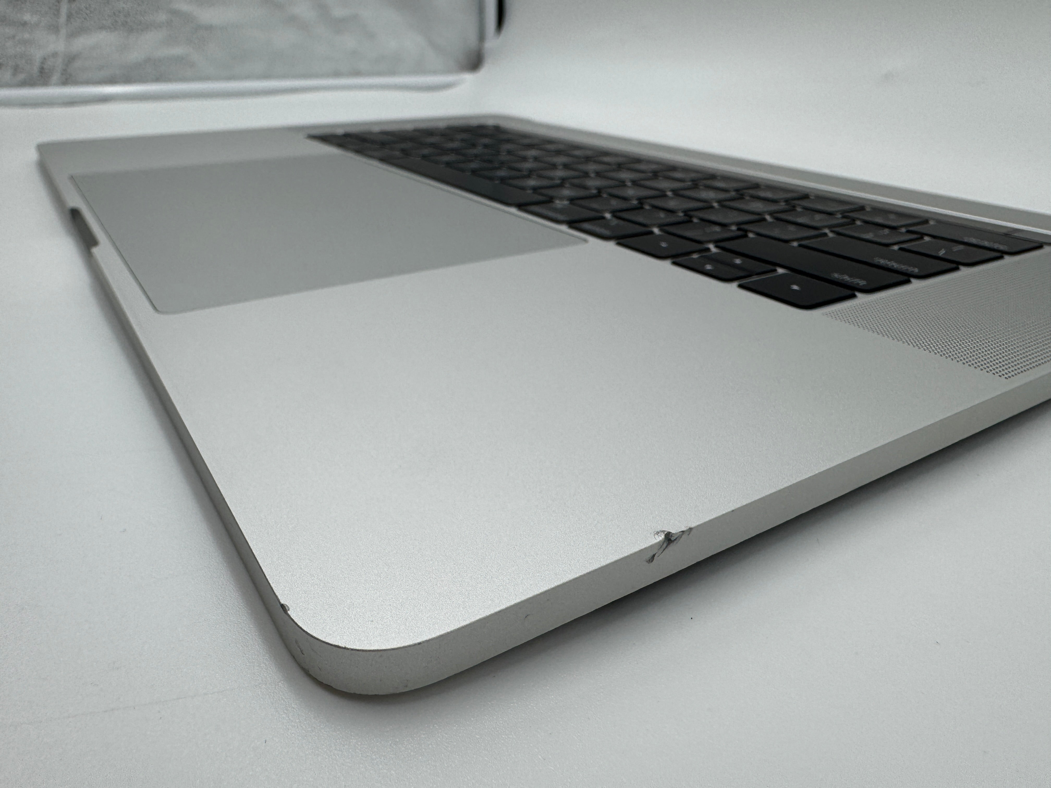 Macbook Pro 15" 2018 2019 A1990 Topcase Trackpad Tastatur Silber #T653