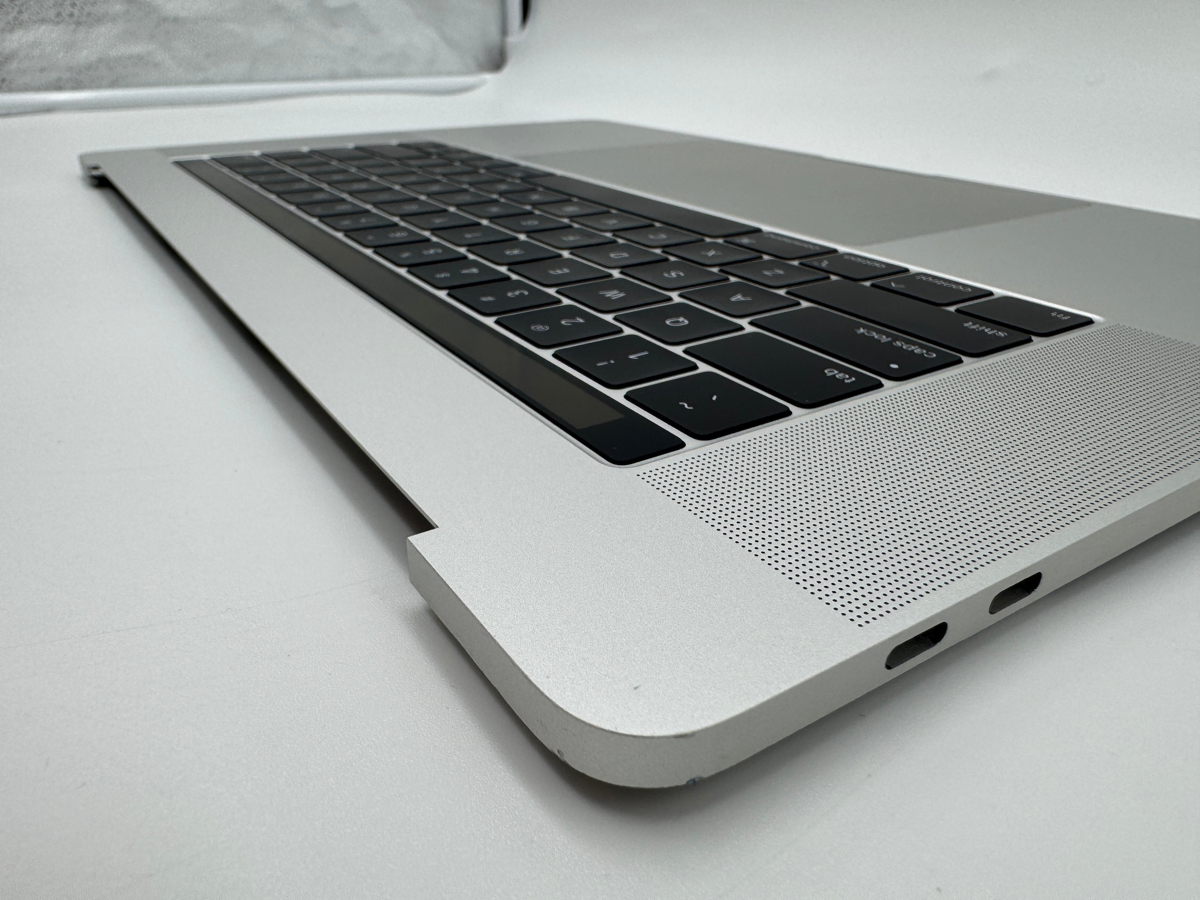 Macbook Pro 15" 2018 2019 A1990 Topcase Trackpad Tastatur Silber #T653