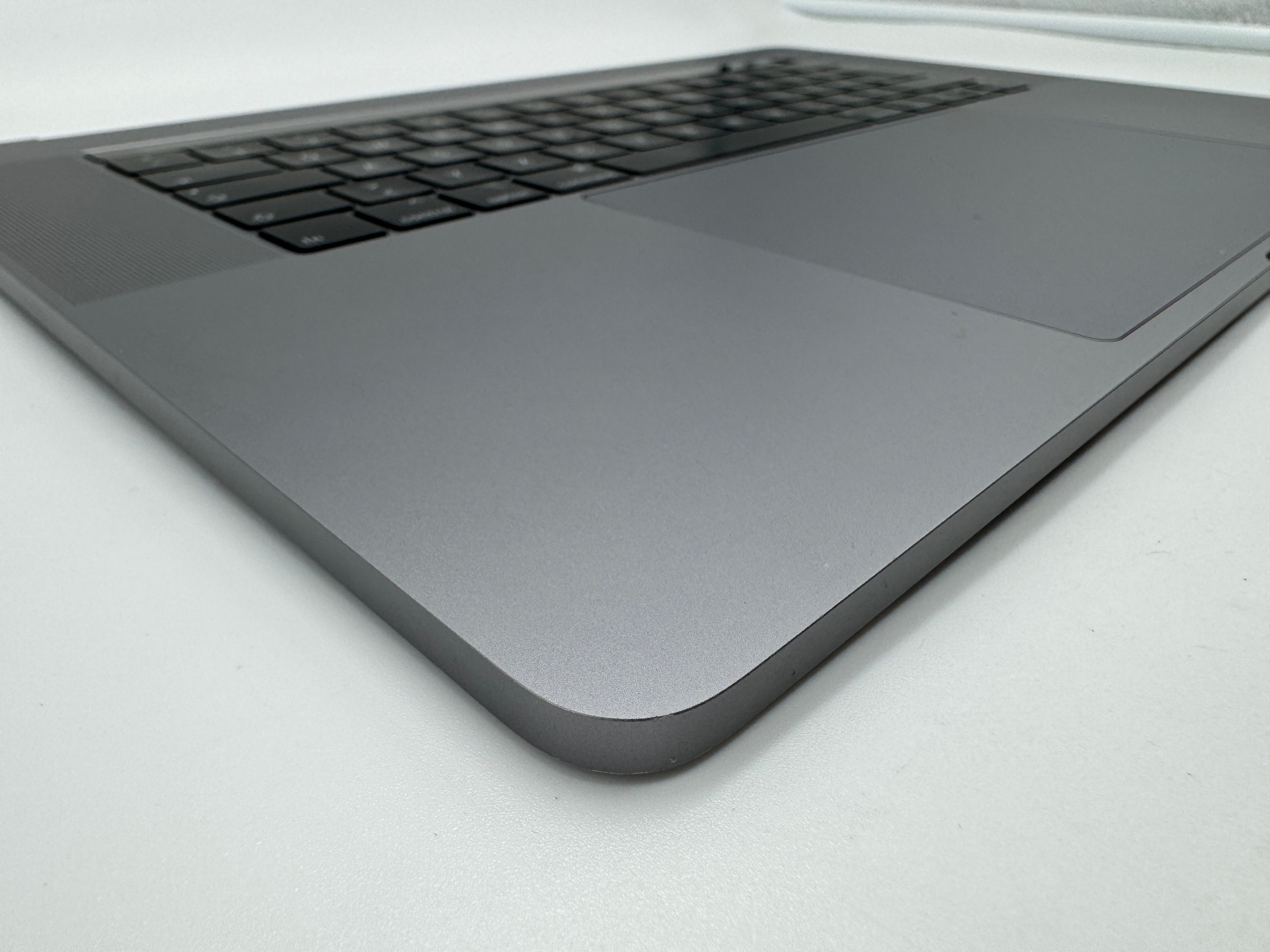 Macbook Pro 15" 2018 2019 A1990 QWERTZ Topcase Trackpad Tastatur Grau #T654