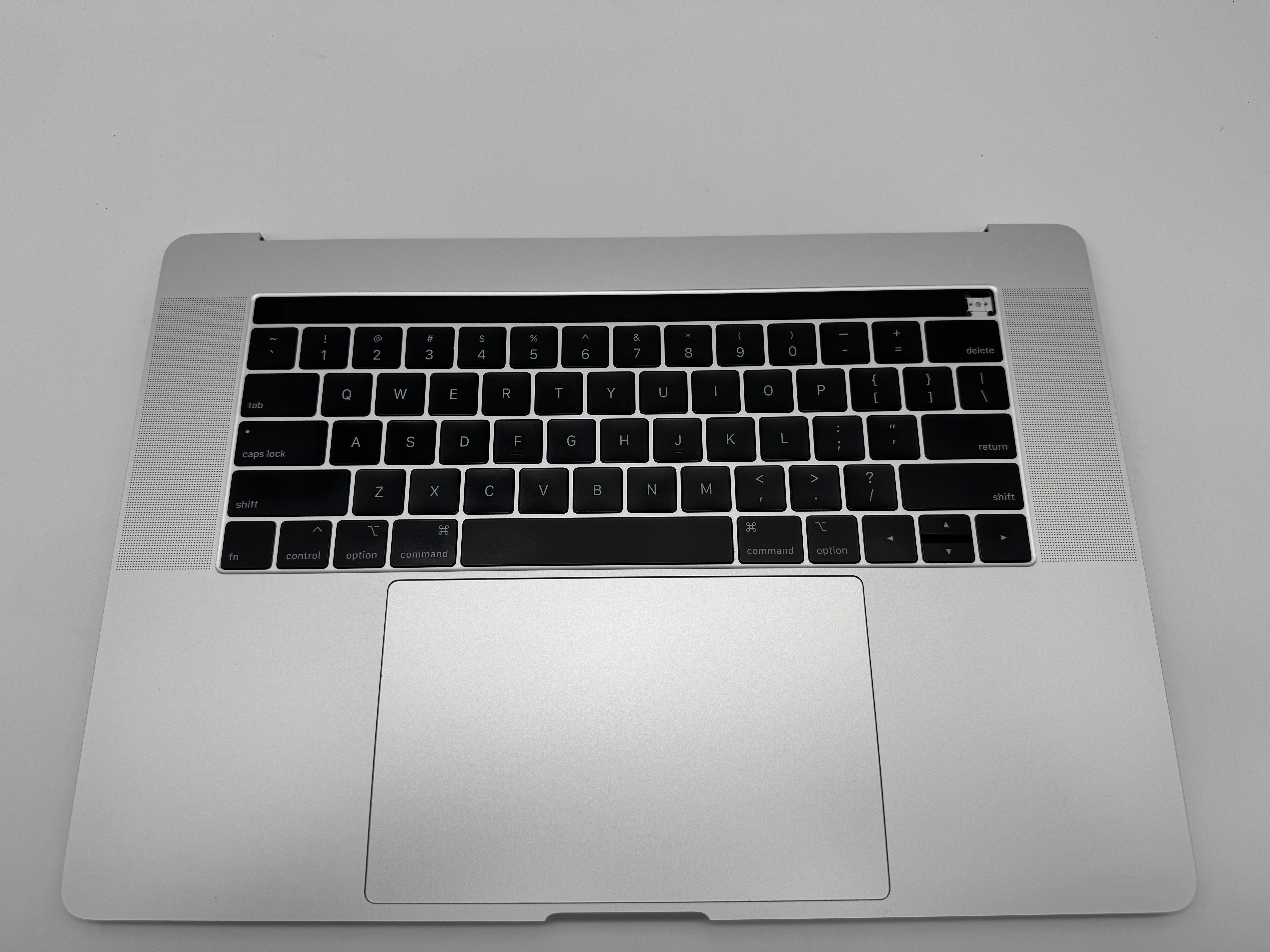 Macbook Pro 15" 2018 2019 A1990 Topcase Trackpad Tastatur Silber #T655