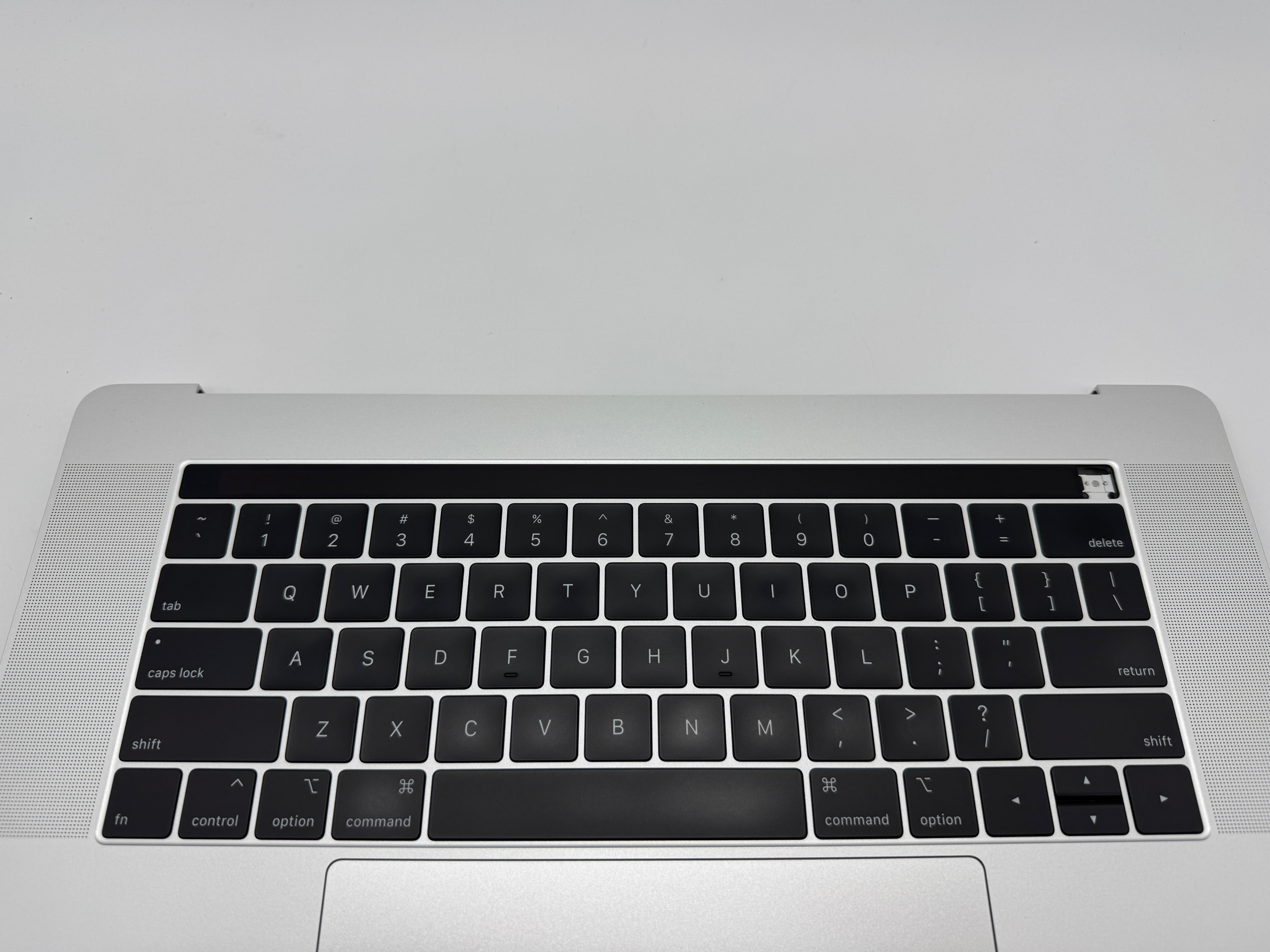 Macbook Pro 15" 2018 2019 A1990 Topcase Trackpad Tastatur Silber #T656