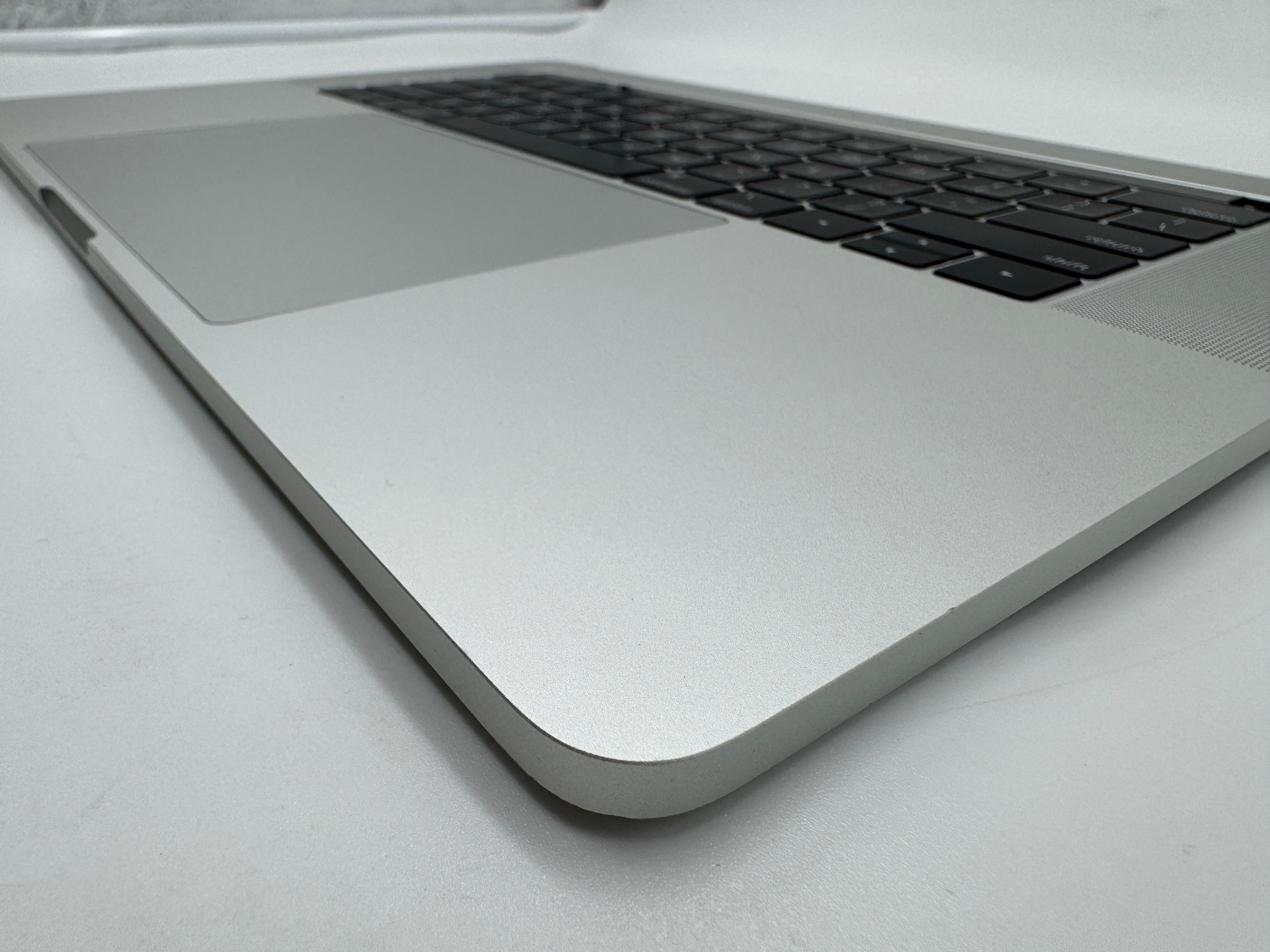 Macbook Pro 15" 2018 2019 A1990 Topcase Trackpad Tastatur Silber #T656