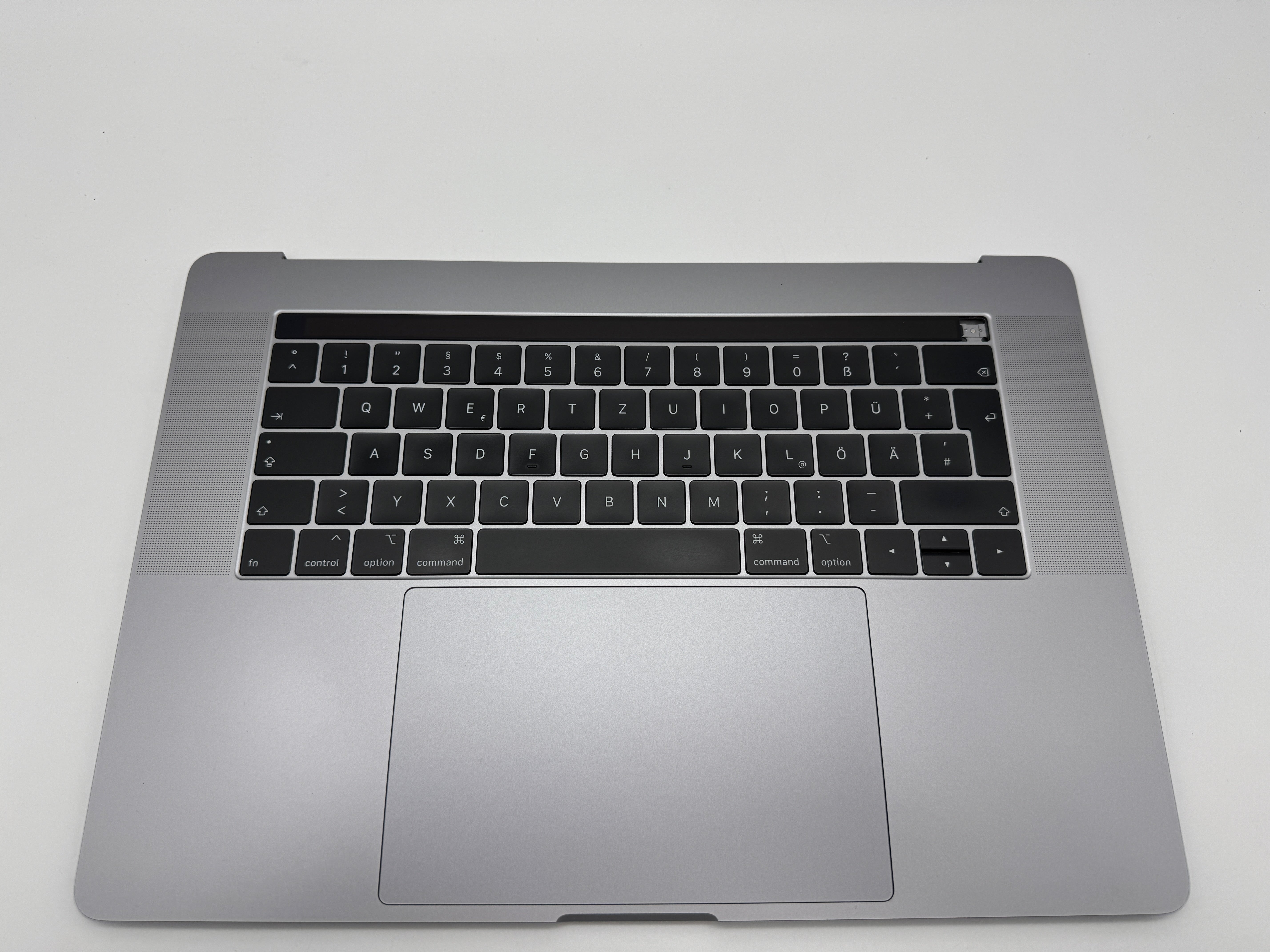 Macbook Pro 15" 2018 2019 A1990 QWERTZ Topcase Trackpad Tastatur Grau #T657