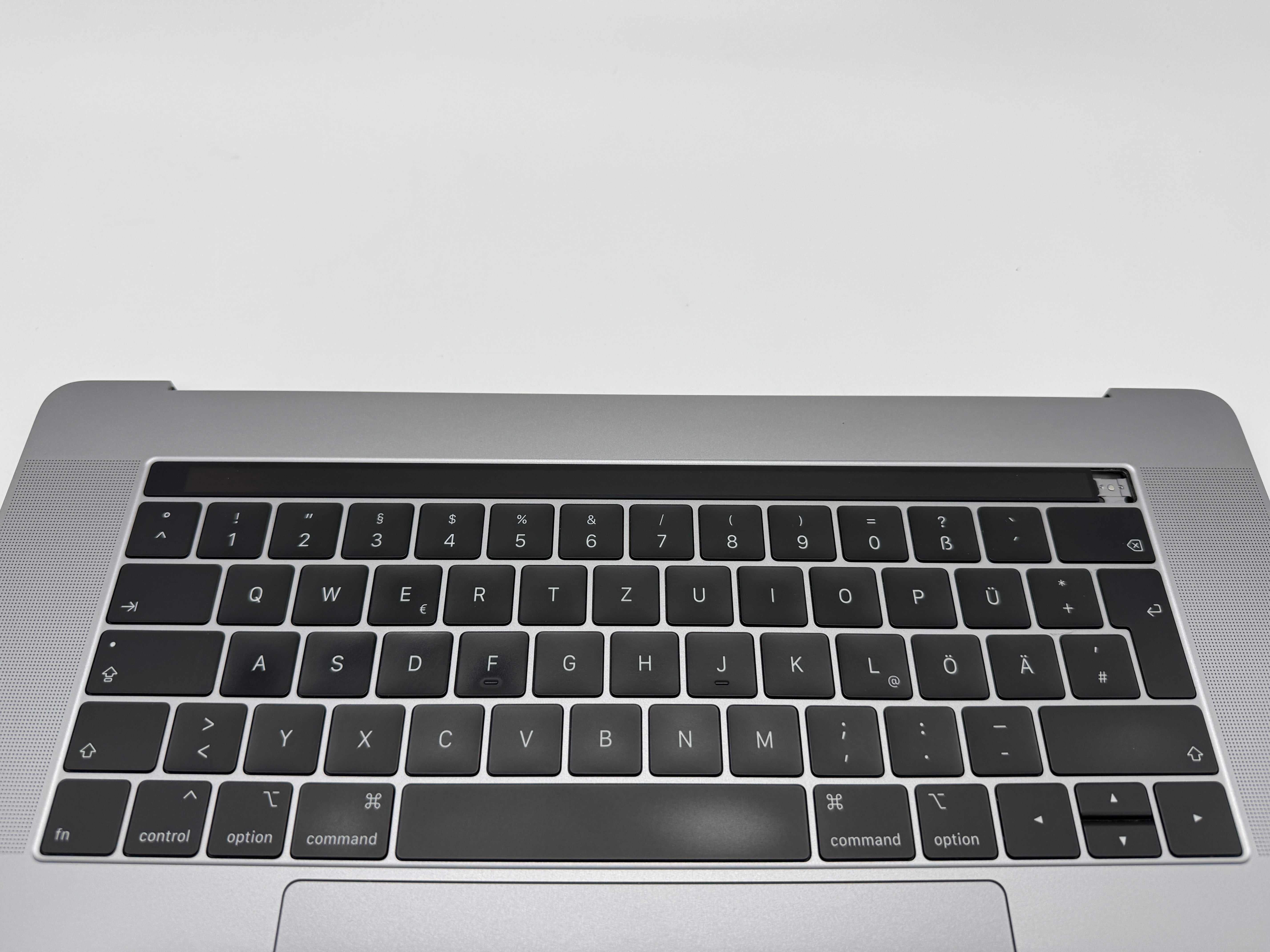 Macbook Pro 15" 2018 2019 A1990 QWERTZ Topcase Trackpad Tastatur Grau #T657