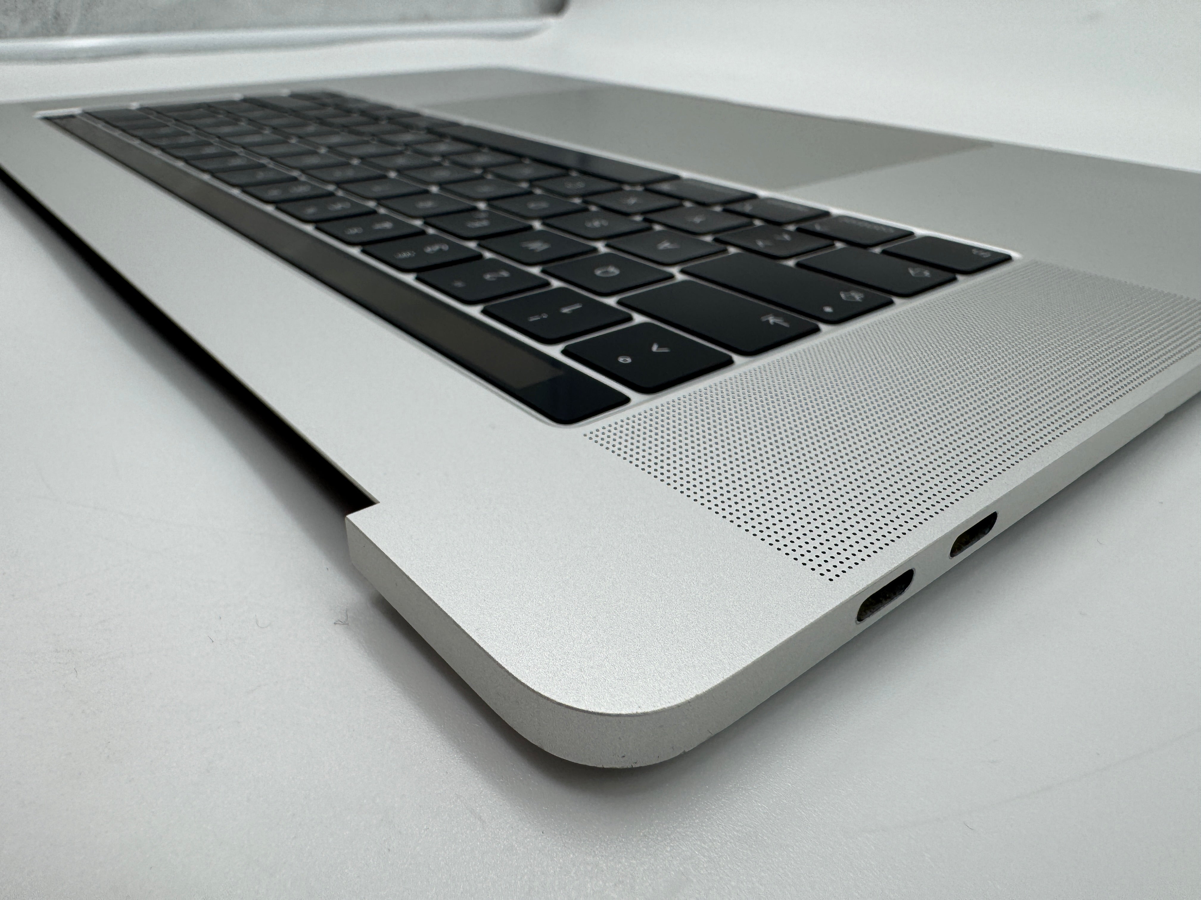 Macbook Pro 15" 2018 2019 A1990 Topcase Trackpad Tastatur Silber #T658