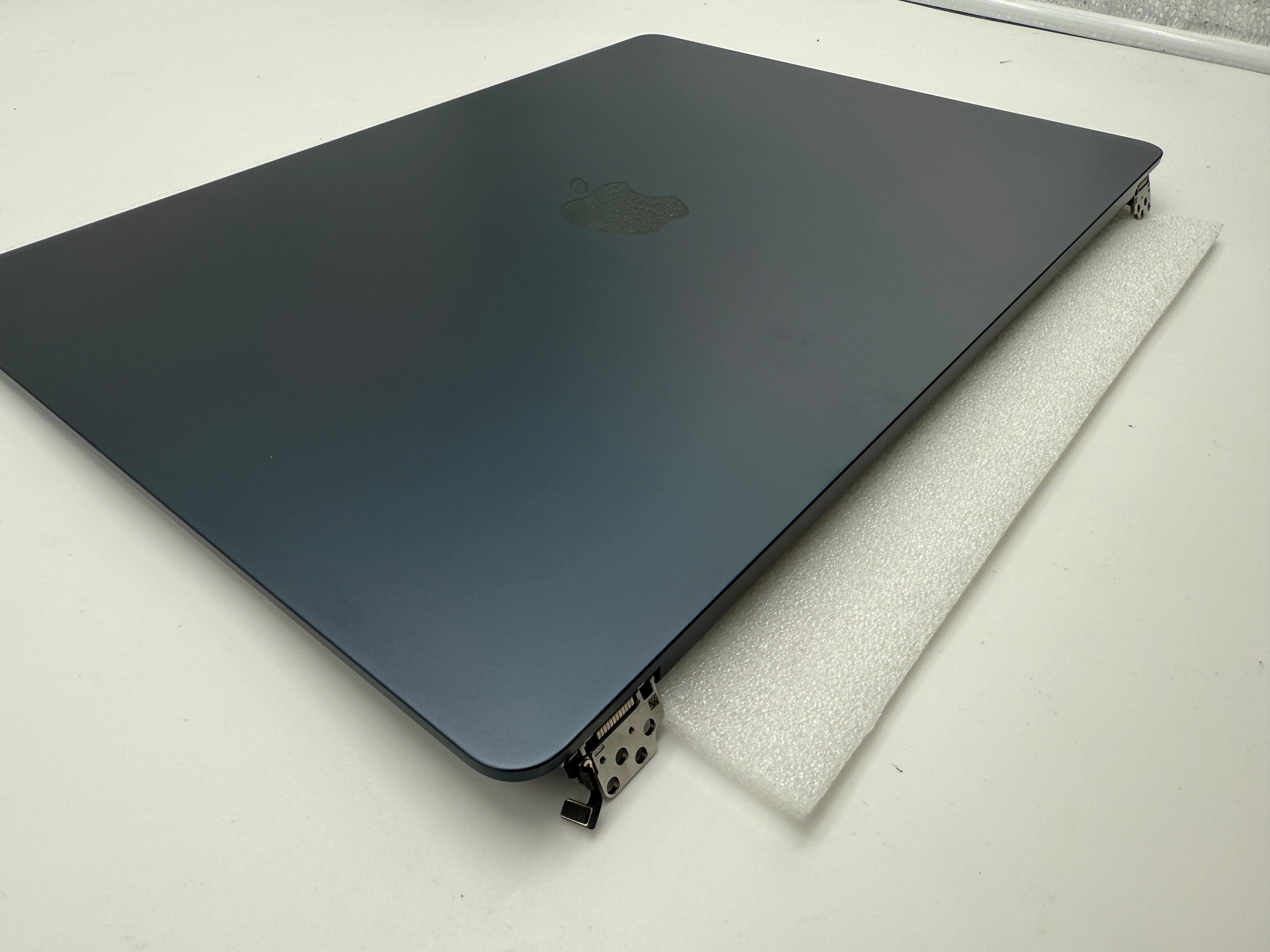 MacBook Air 15" A3114 2024 Display Original Pulled Midnight #D877