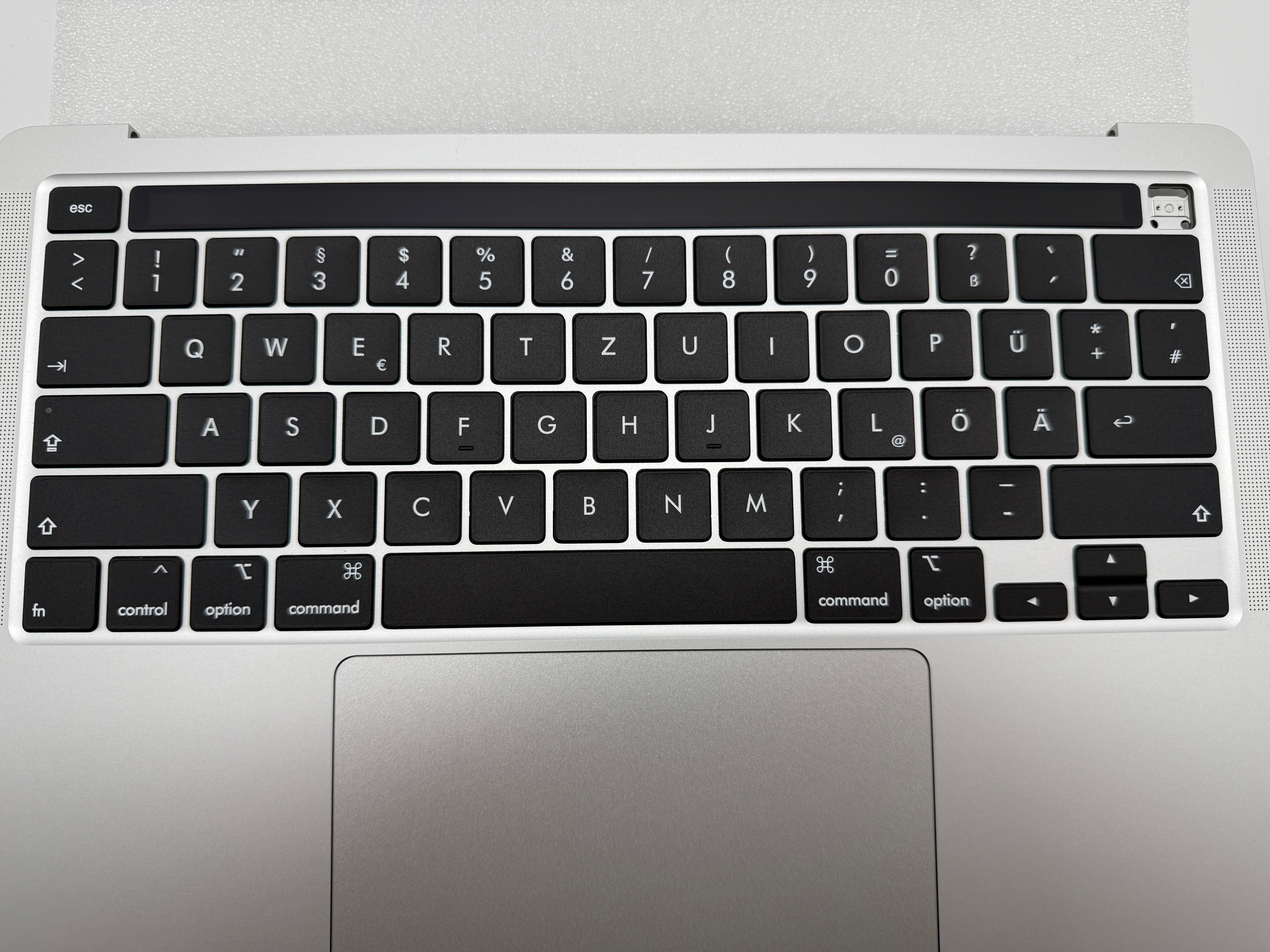 Macbook Pro 13" A2251 2020 Topcase QWERTZ Akku Tastatur Silber #T858