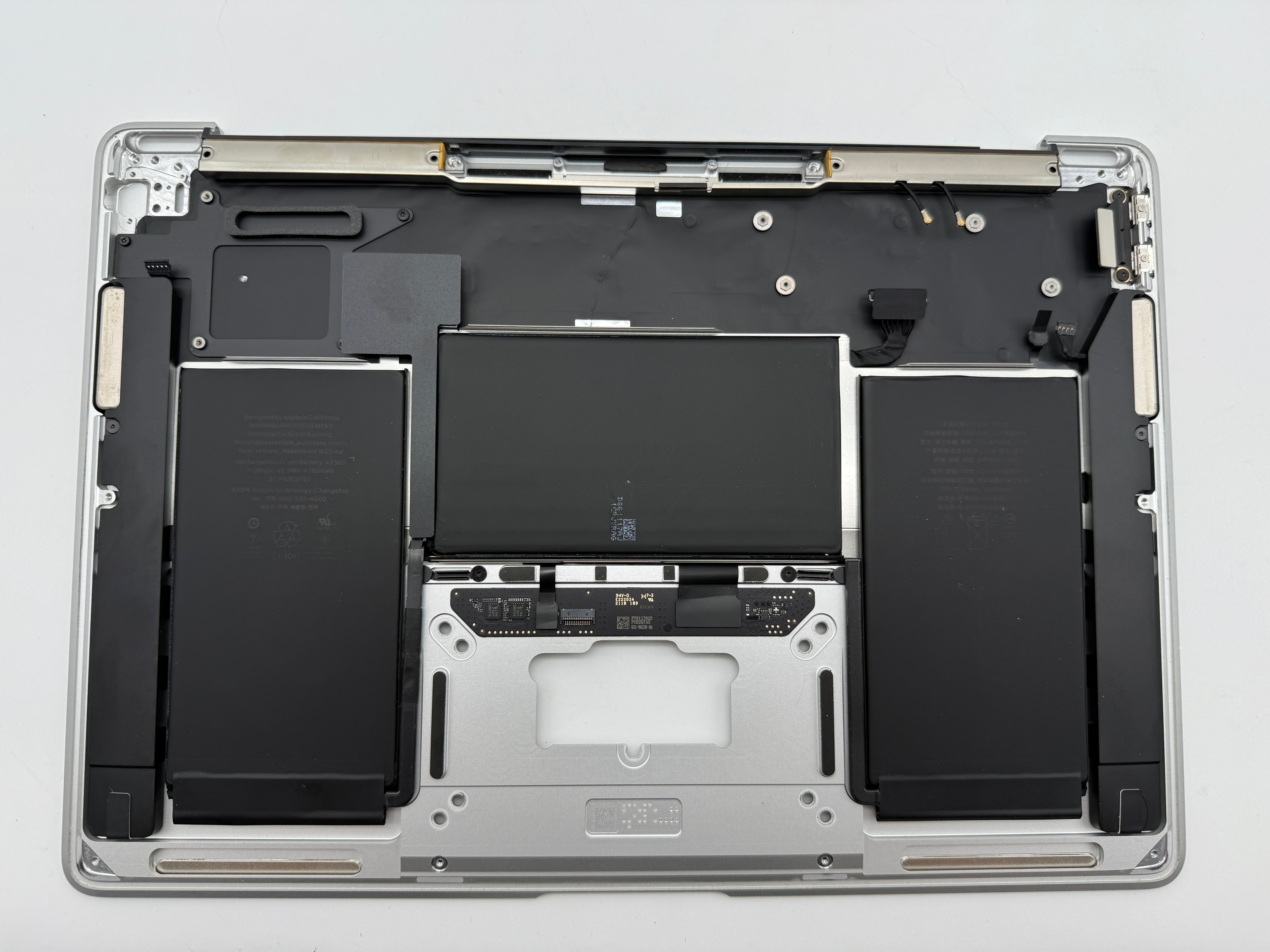 MacBook Air 13" 2020 A2337 Topcase QWERTZ Akku Tastatur Silber #T859