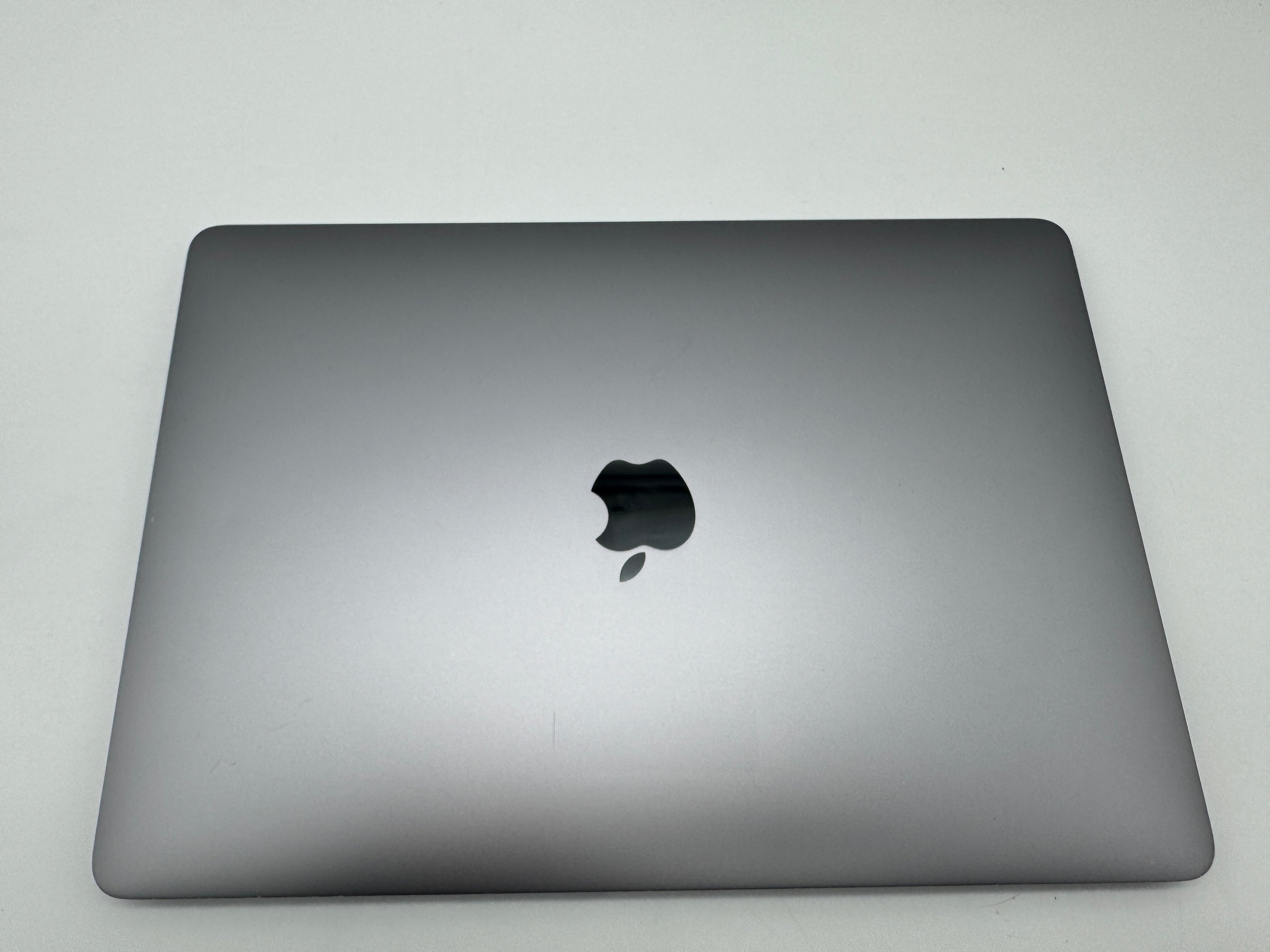 Macbook Pro 13" A2159 2019 1,4 GHz i5 16GB 256GB Grau MwSt