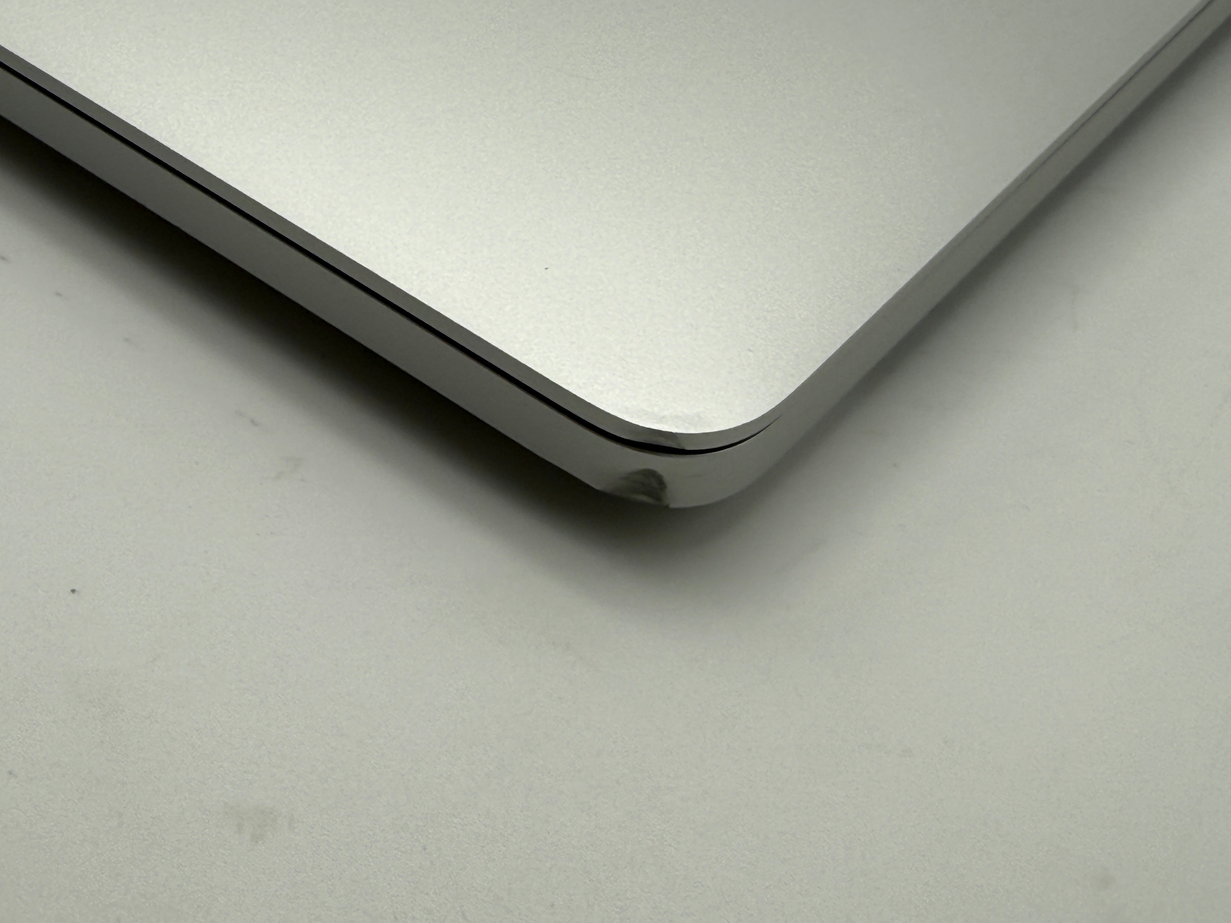 Macbook Pro 16" A2141 2019 2,6GHz i7 16GB 512GB 5300M Silber #PS241