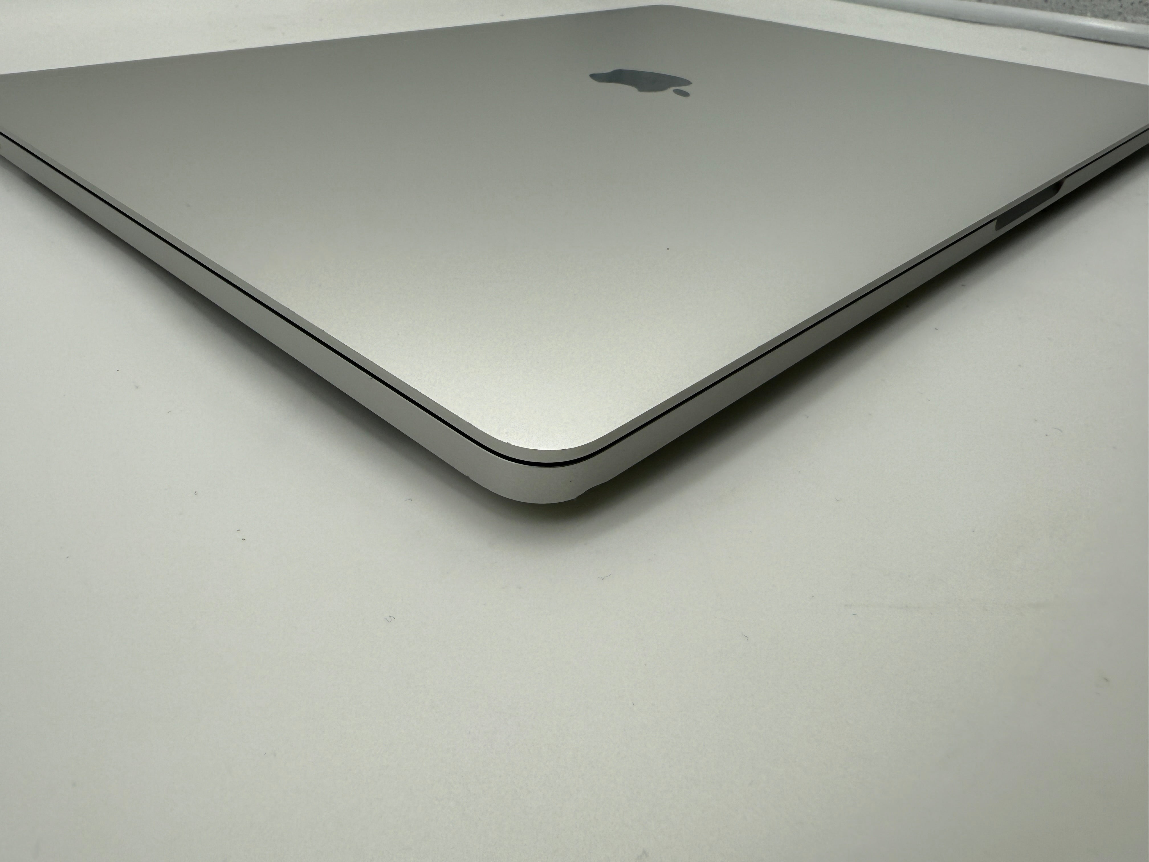 Macbook Pro 16" A2141 2019 2,6GHz i7 16GB 512GB 5300M Silber #PS241