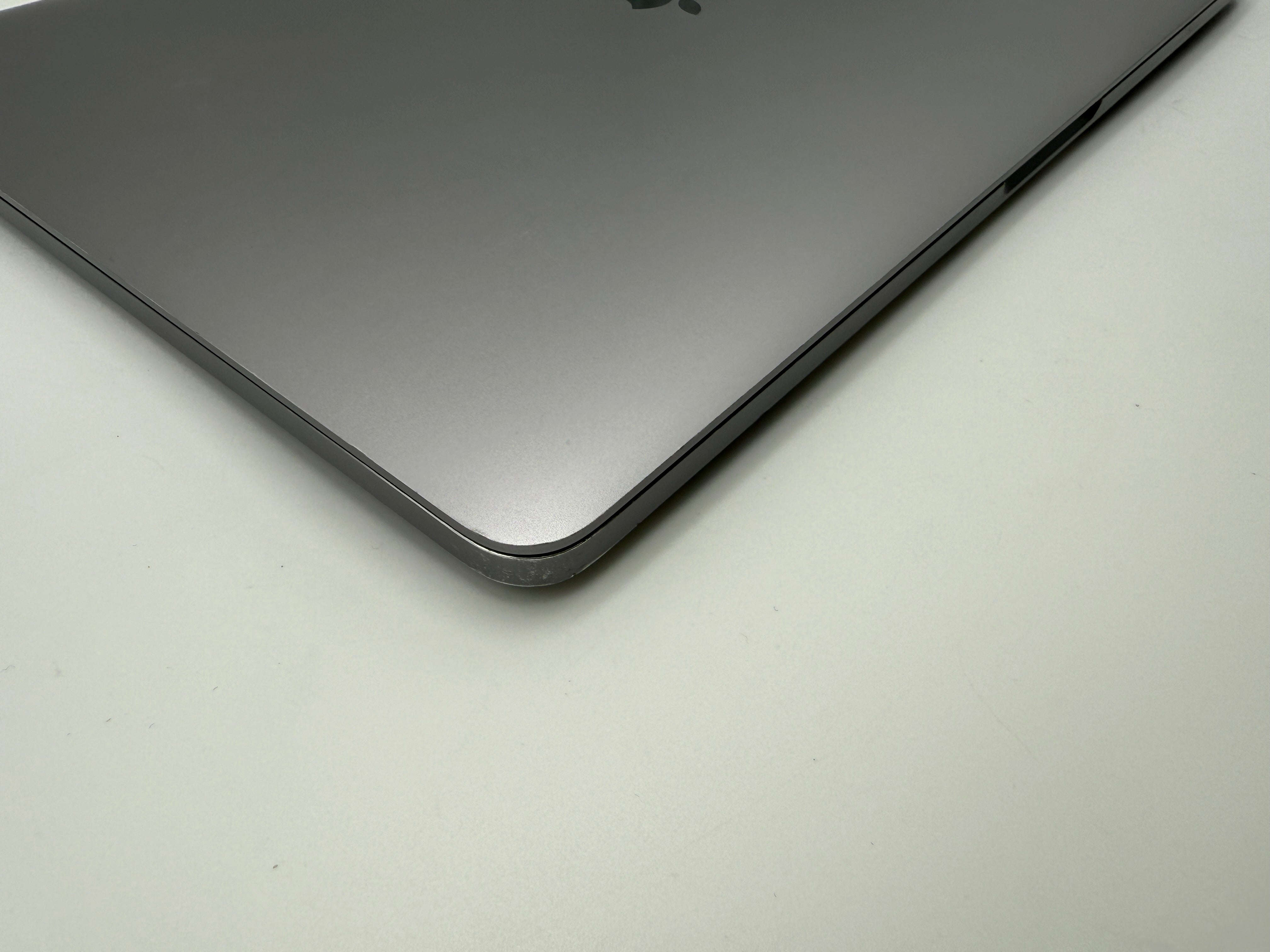 Macbook Pro 13" A2289 2020 1,7GHz i7 16GB 256GB Spacegrau #PS242 MwSt