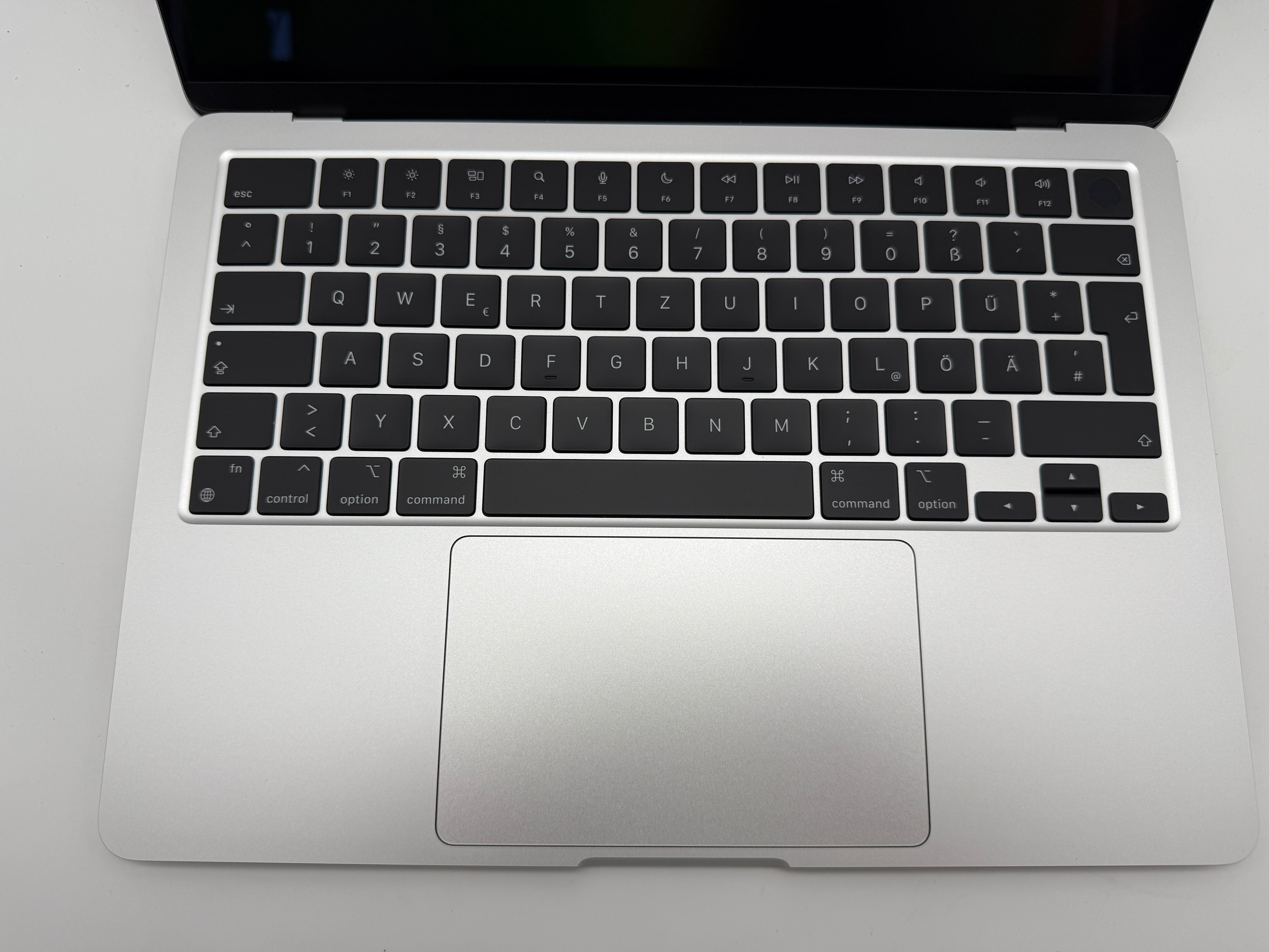 Apple MacBook Air 13,6“ M2 8C CPU 8C GPU 256 GB SSD 8 GB 2022 Silber MwSt.