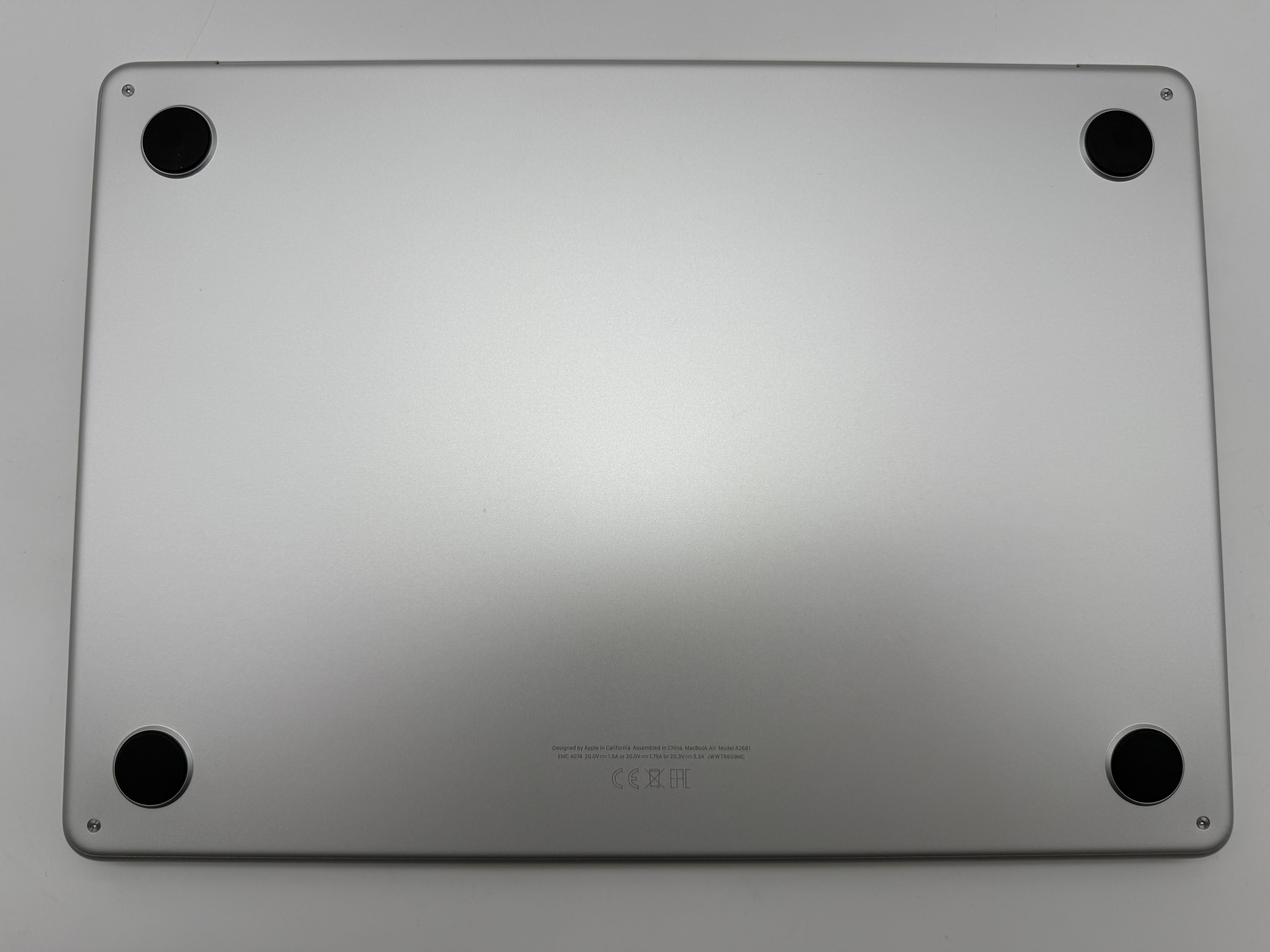 Apple MacBook Air 13,6“ M2 8C CPU 8C GPU 256 GB SSD 8 GB 2022 Silber MwSt.