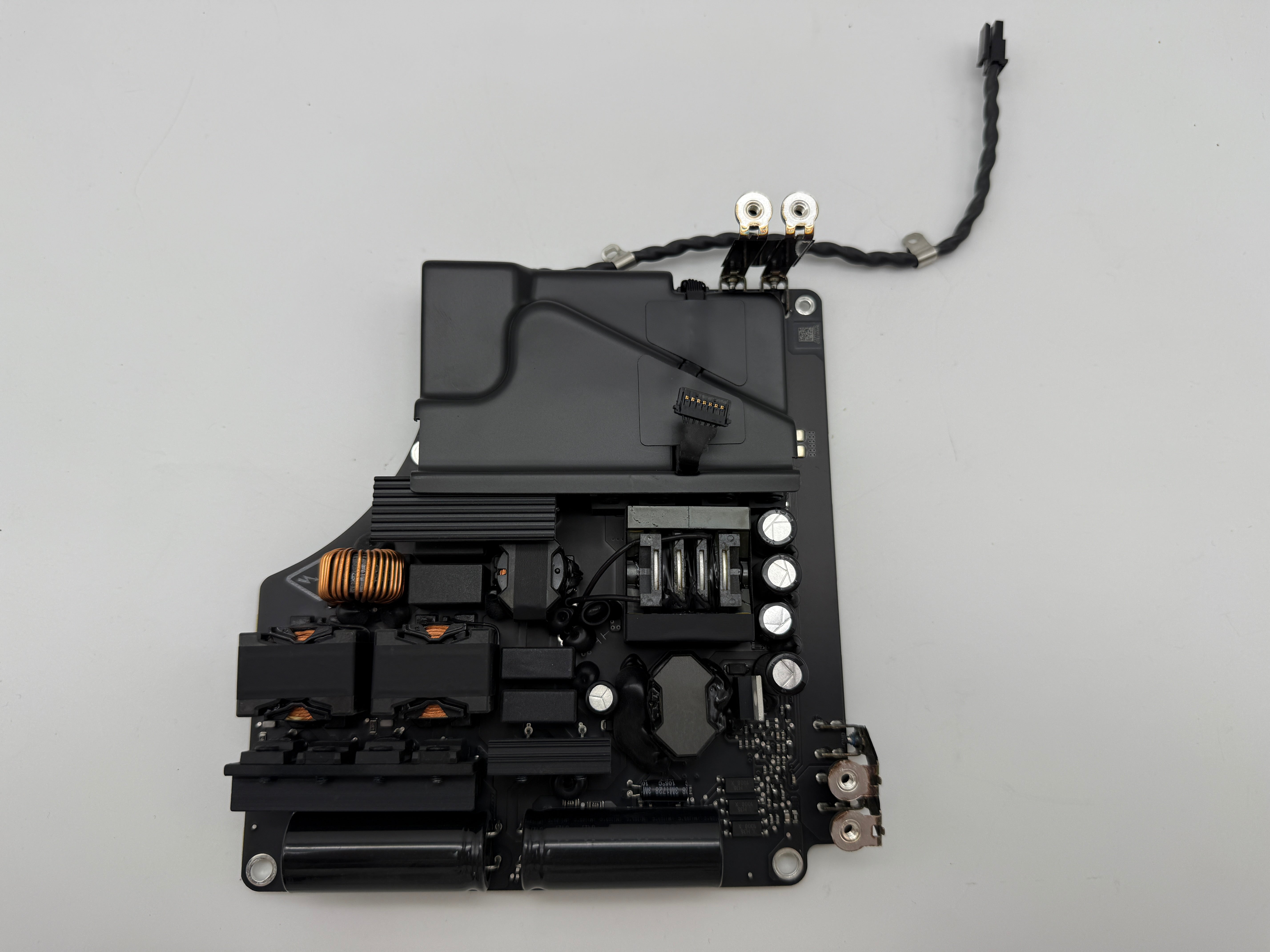 Original Netzteil iMac Pro A1862 2017 Model 661-08944 APG003