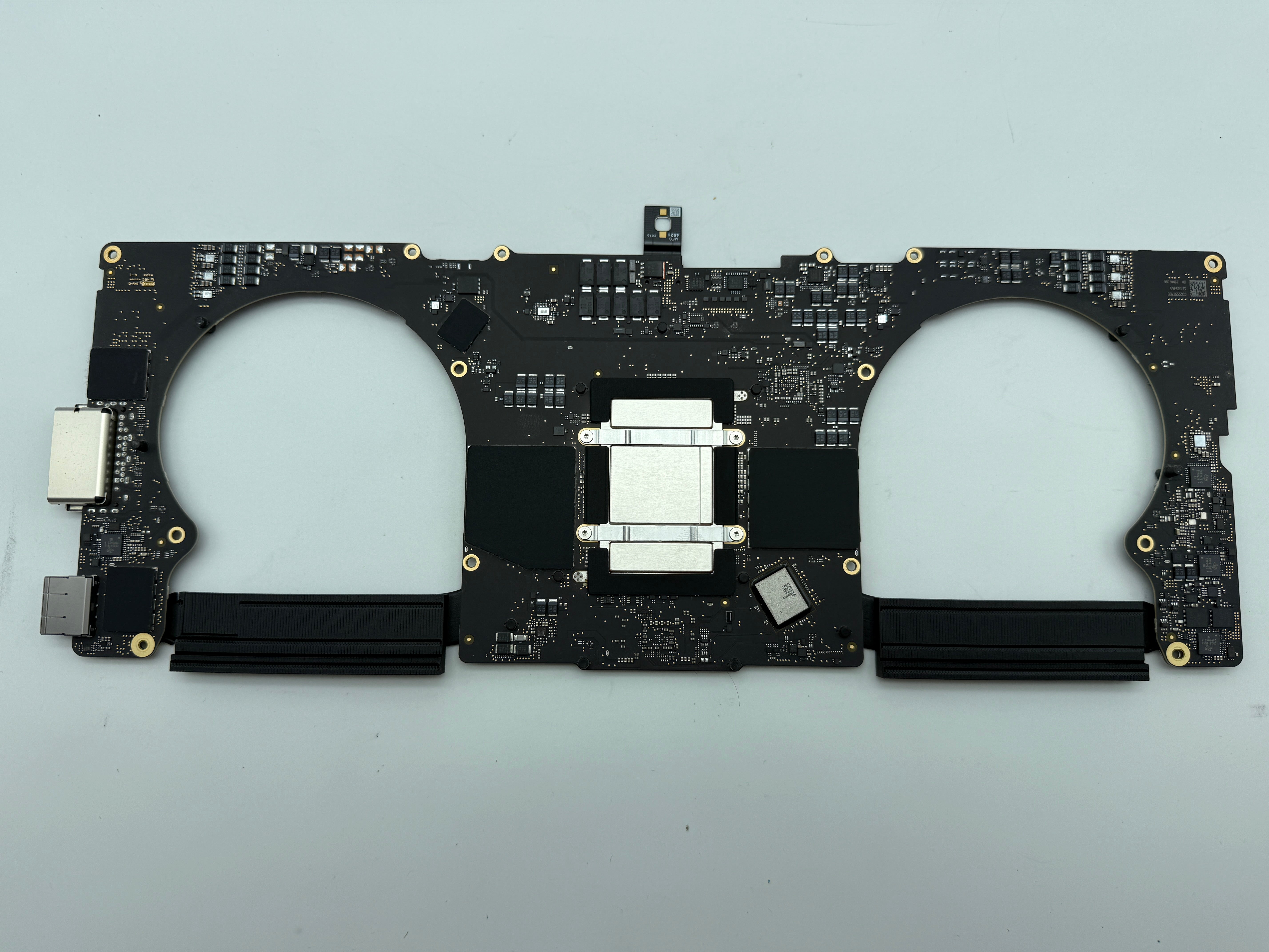 Macbook Pro 16" 2021 A2485 M1 Max 10C 32GB 32C GPU 1TB 820-02382-A
