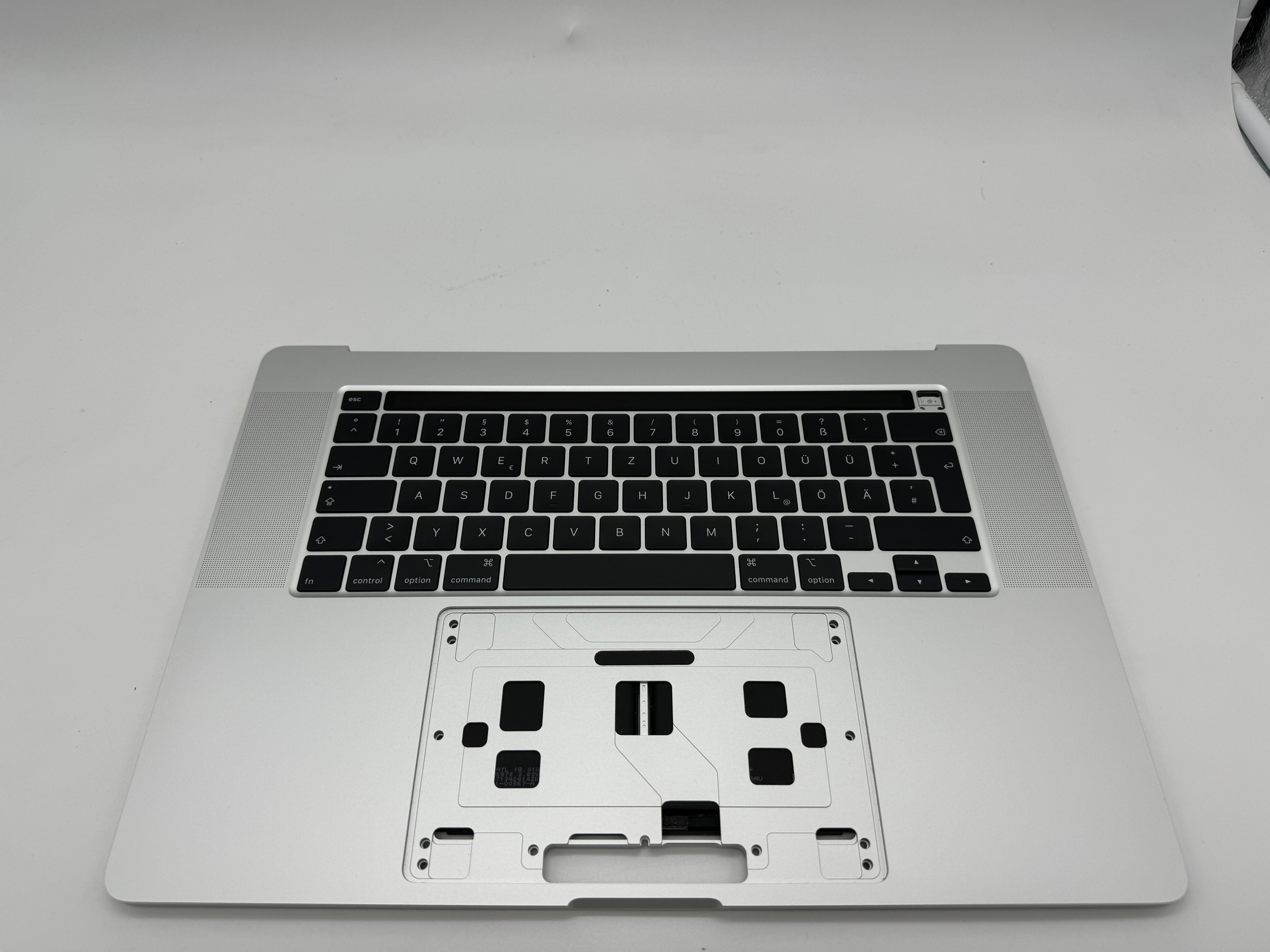 MacBook Pro 16" 2019 A2141 Silber Akku Topcase Tastatur QWERTZ #T466