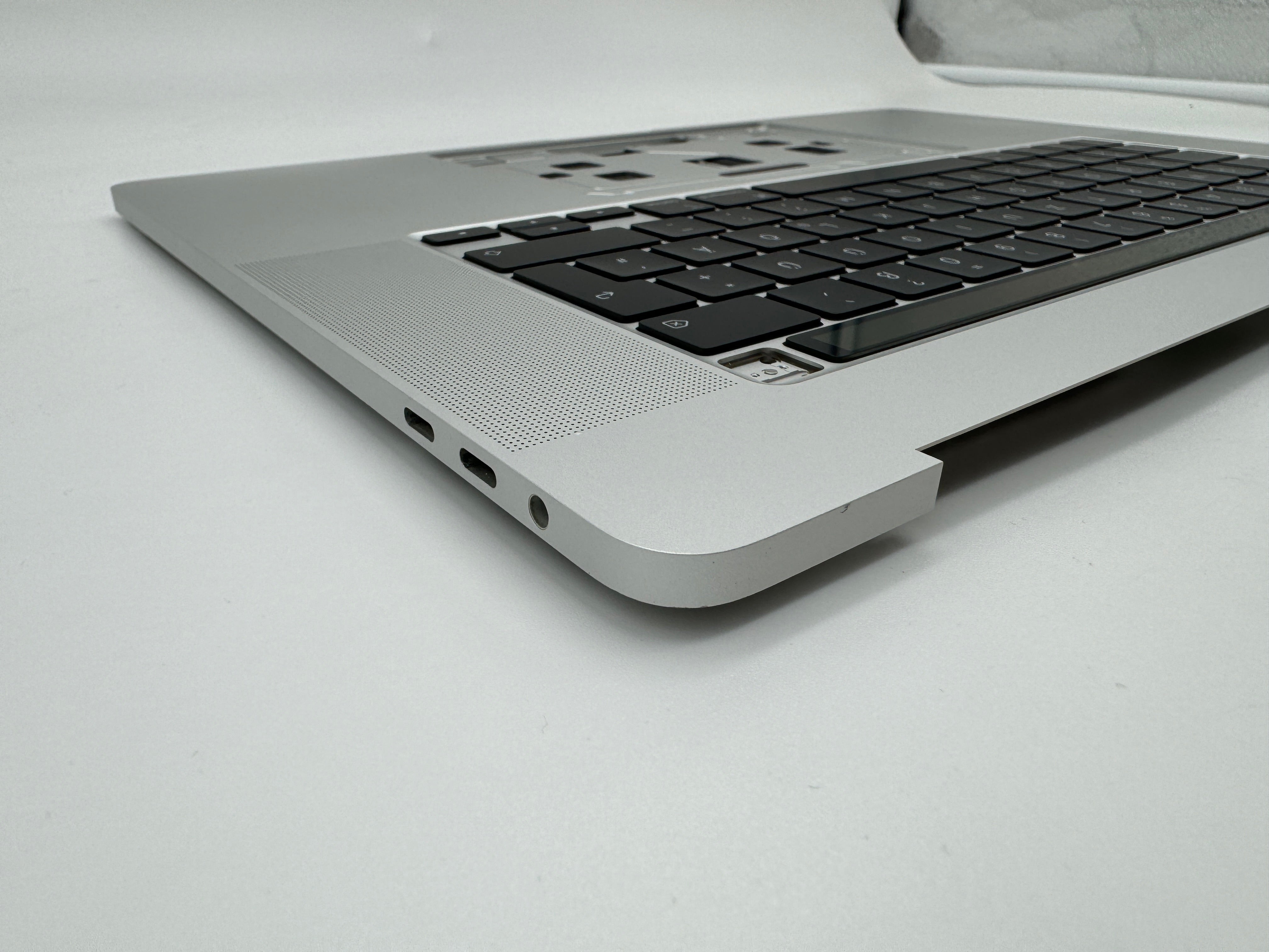 MacBook Pro 16" 2019 A2141 Silber Akku Topcase Tastatur QWERTZ #T466