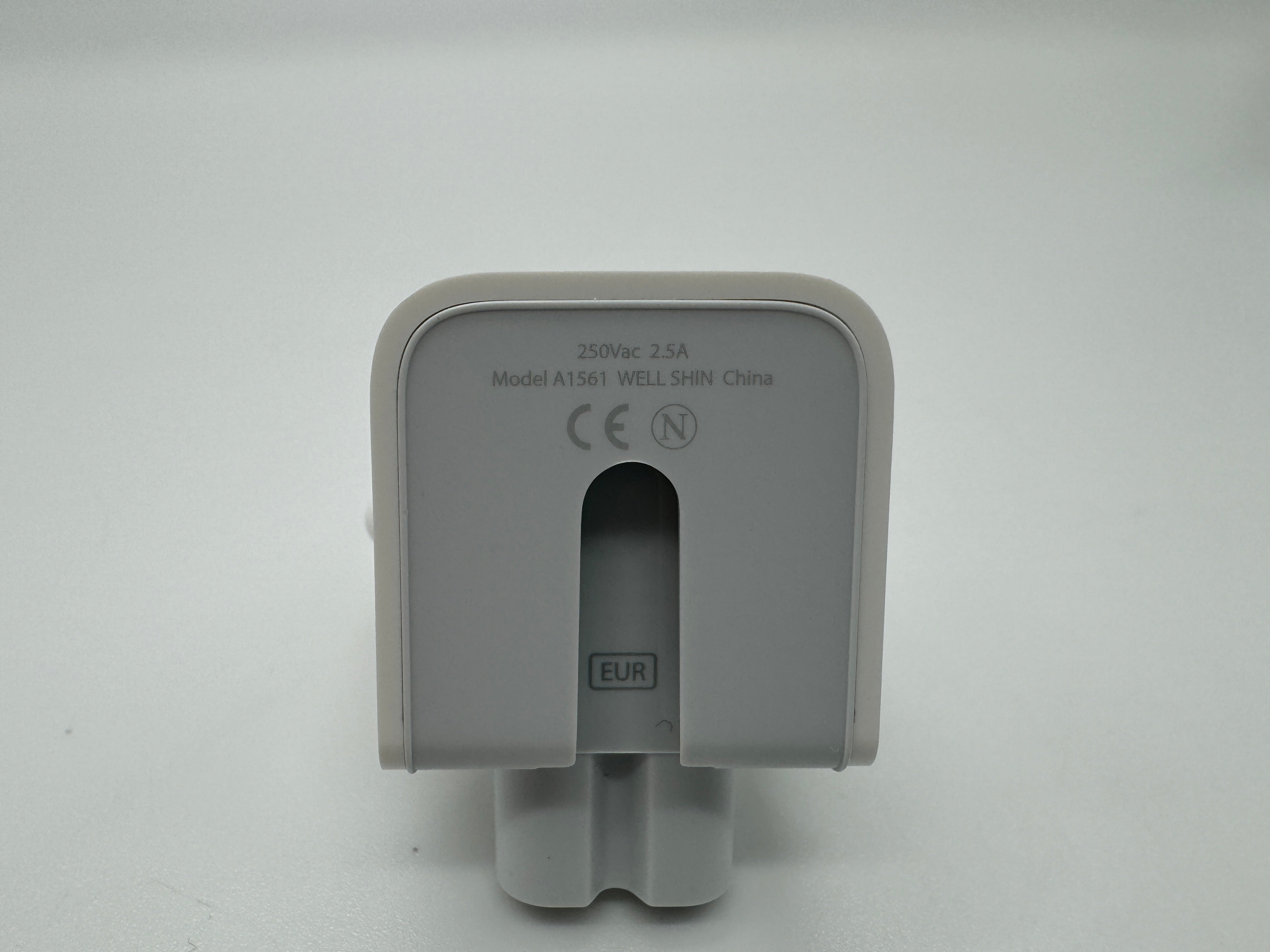 Apple EU PLUG 2PIN A1561 Macbook iPad iPhone iPod Duckhead Adapter EUR