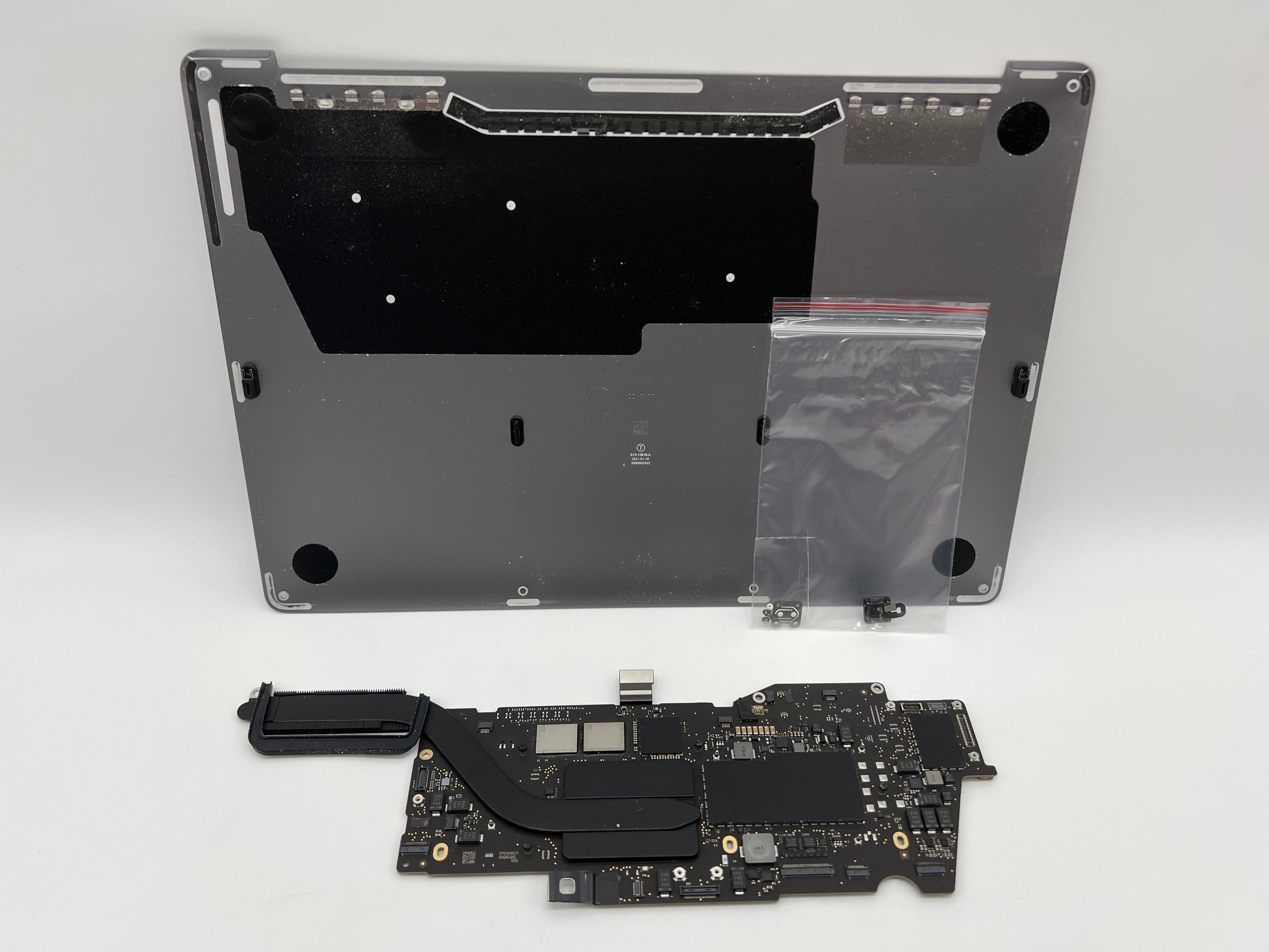 Macbook Pro 13" 2020 A2338 M1 8 GB 512 GB Mainboard Logicboard #M99 Psmartplace