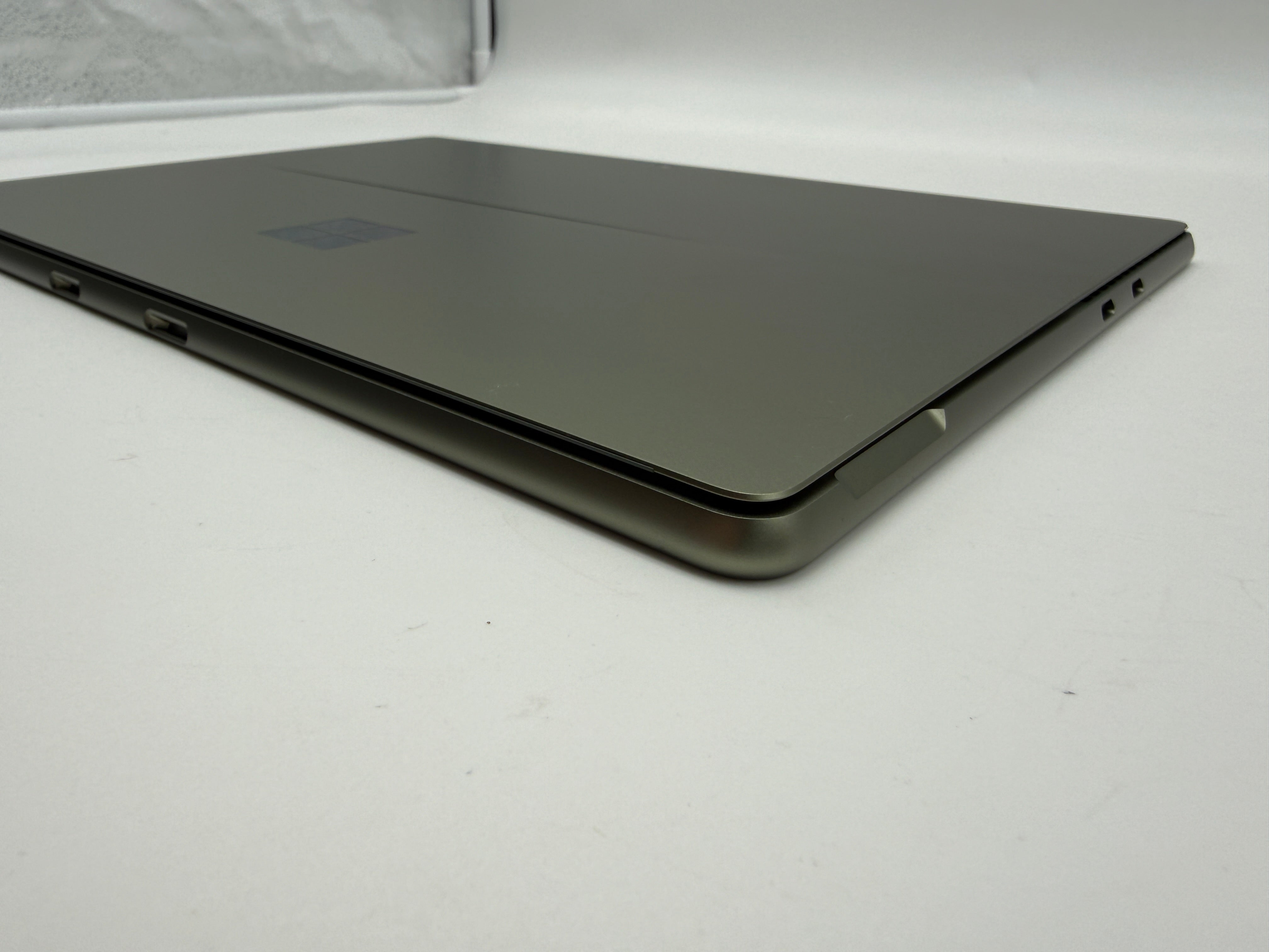 Microsoft Surface Pro 9 Tablet 13 Zoll i5-1235U  2,5GHz 8GB 256GB MwSt. Grün