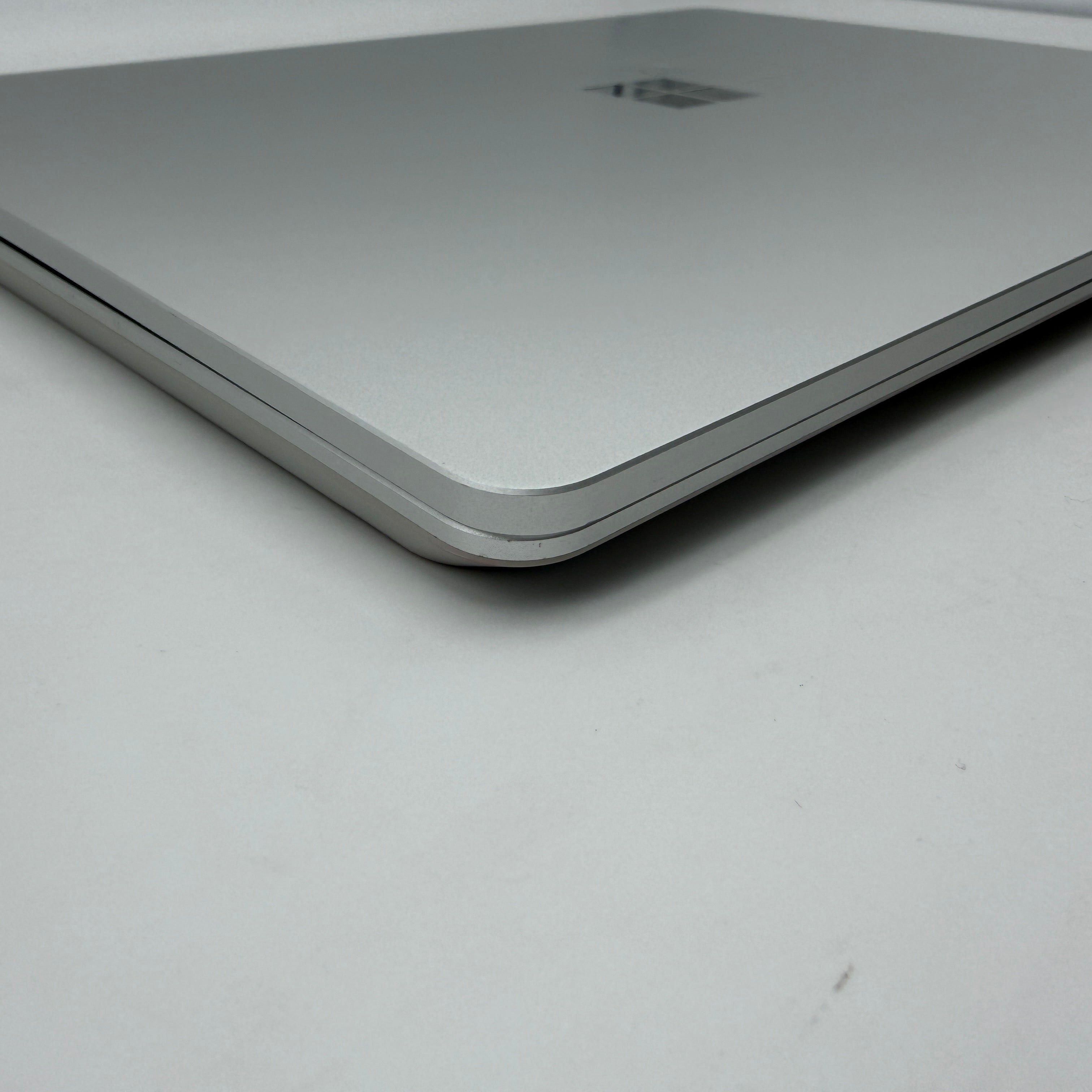 Microsoft Surface Laptop Go I5 1035G1 8GB 128GB SSD #PSW176