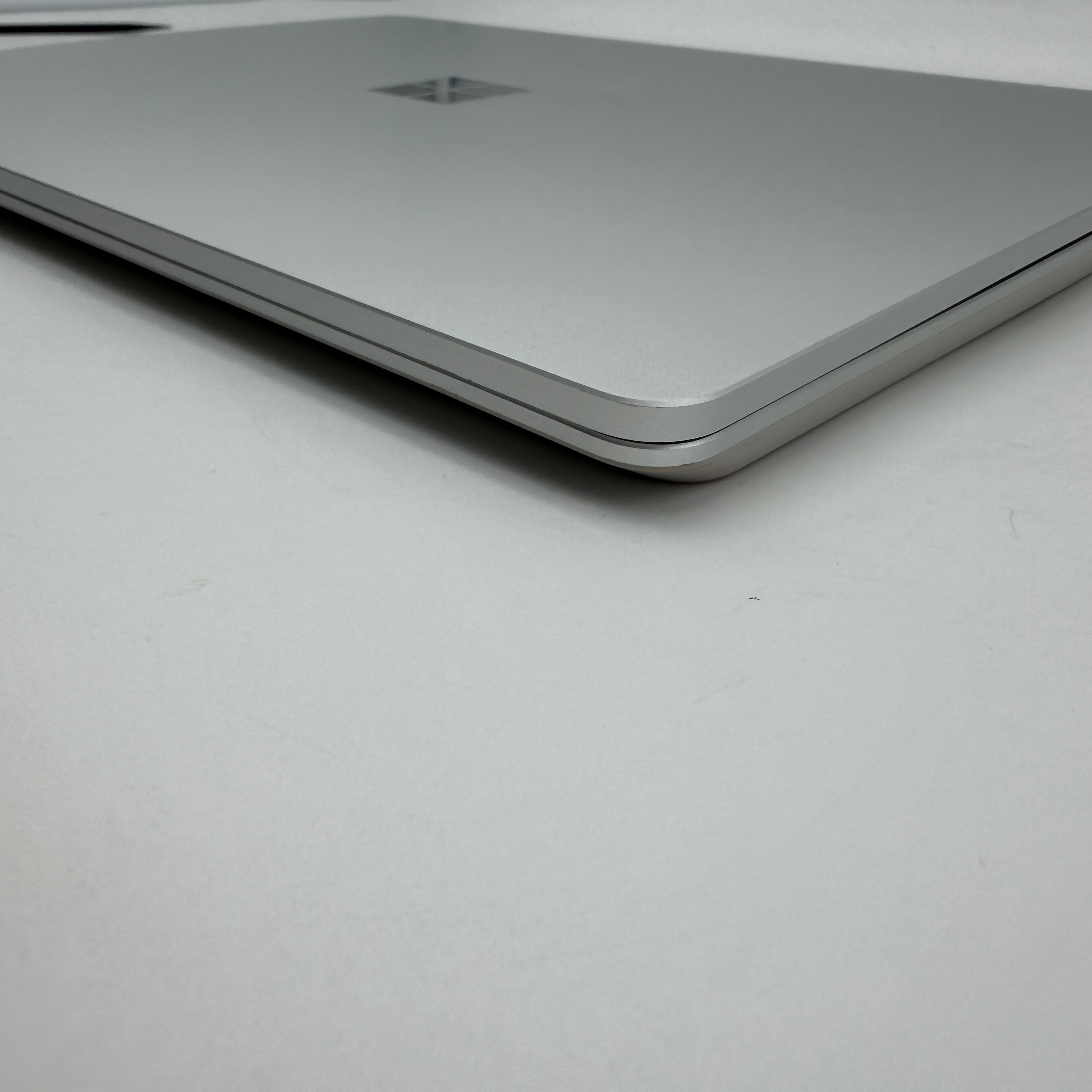 Microsoft Surface Laptop Go I5 1035G1 8GB 128GB SSD #PSW176