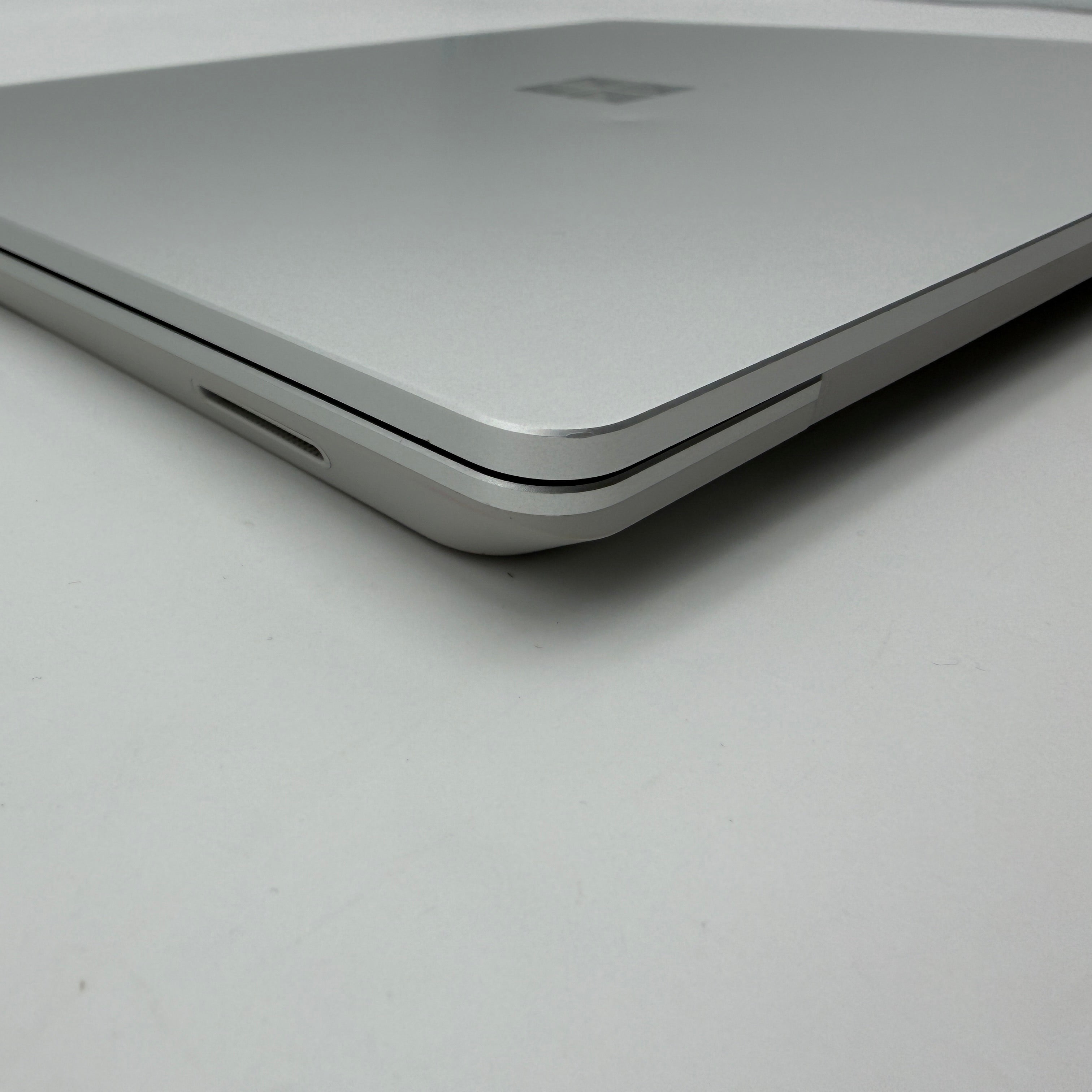 Microsoft Surface Laptop Go I5 1035G1 8GB 128GB SSD #PSW176