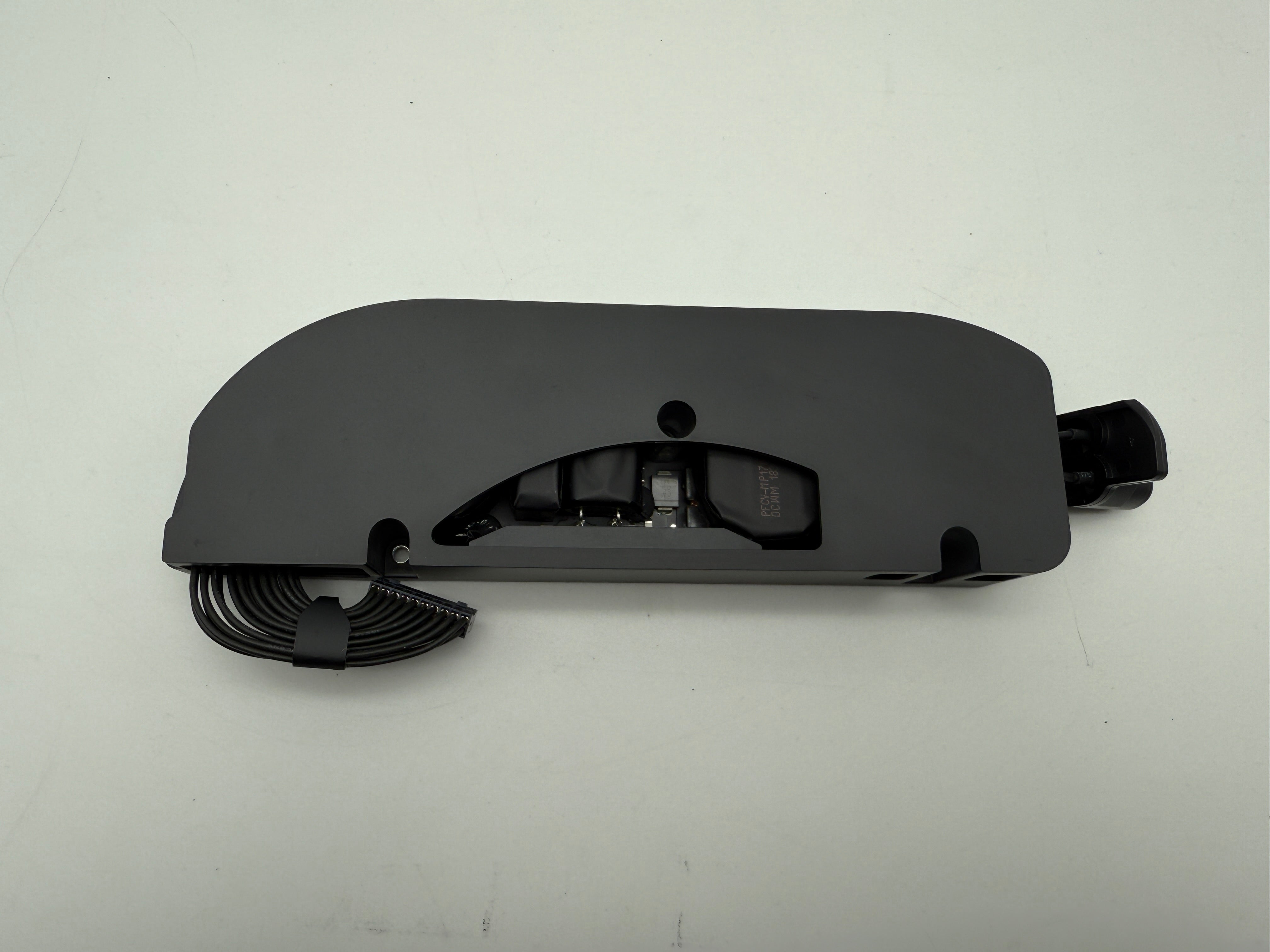 Apple Mac Mini Netzteil A1993 614-00023 ADP-150BF T 12V 2,5A