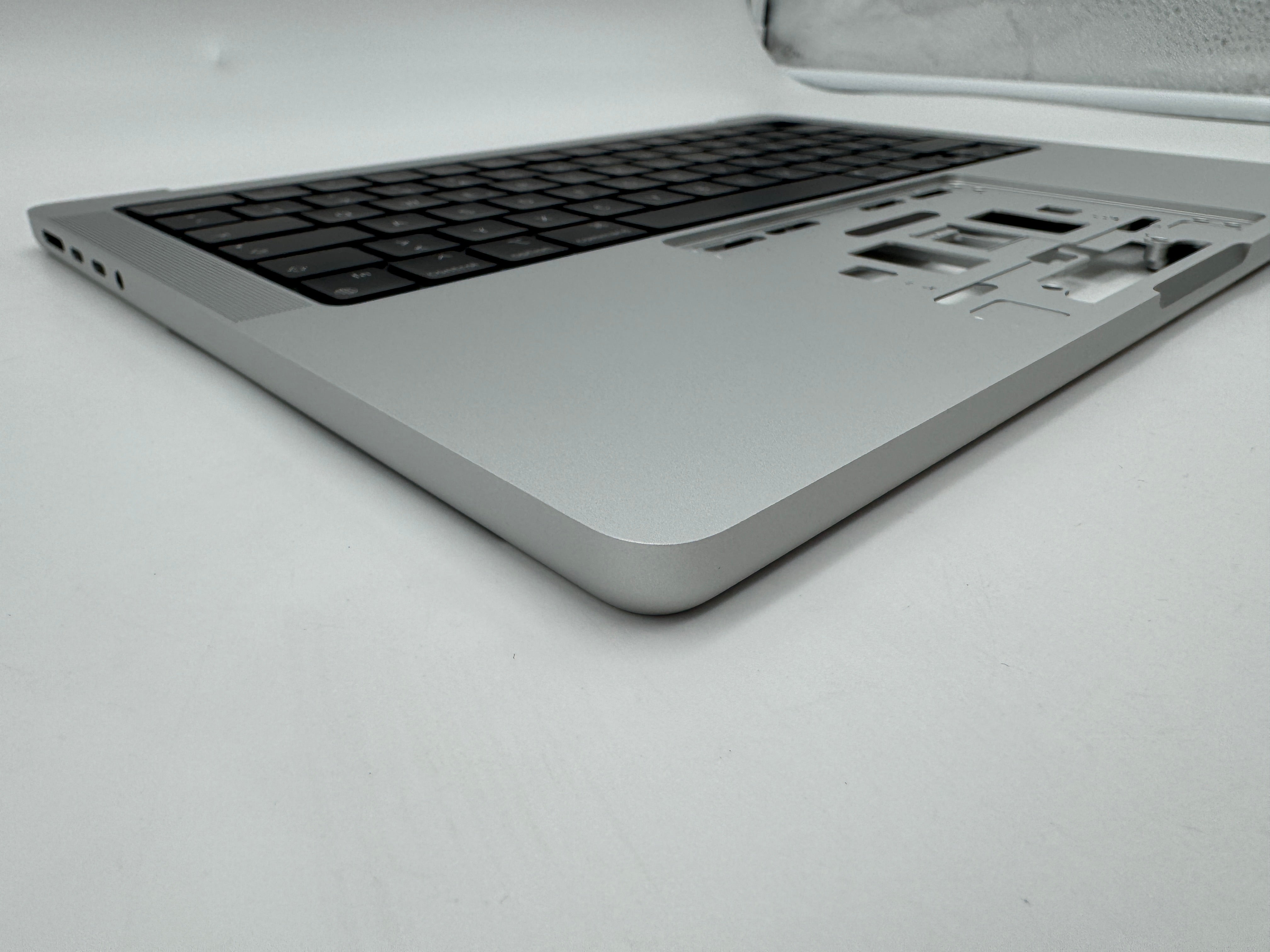 Macbook Pro 14" 2023 A2779 Topcase QWERTZ Tastatur Silber Spacegrau