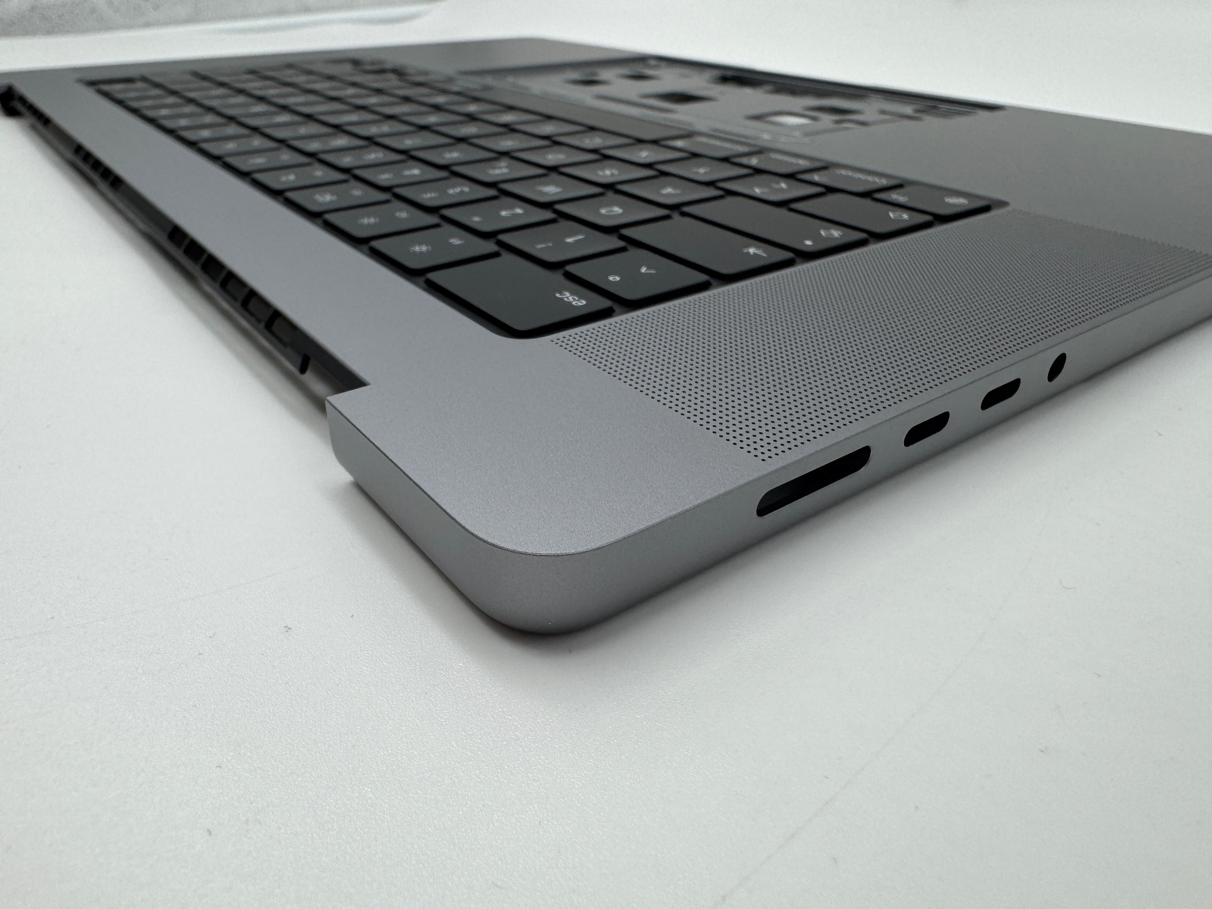 Macbook Pro 16" 2021 A2485 Topcase QWERTZ Tastatur Silber Spacegrau