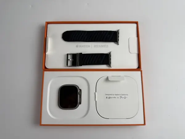 Apple Apple Watch Ultra 3 Hermès 49mm A3281  GPS + Cellular Titan Natur En Mer Noir/Bleu